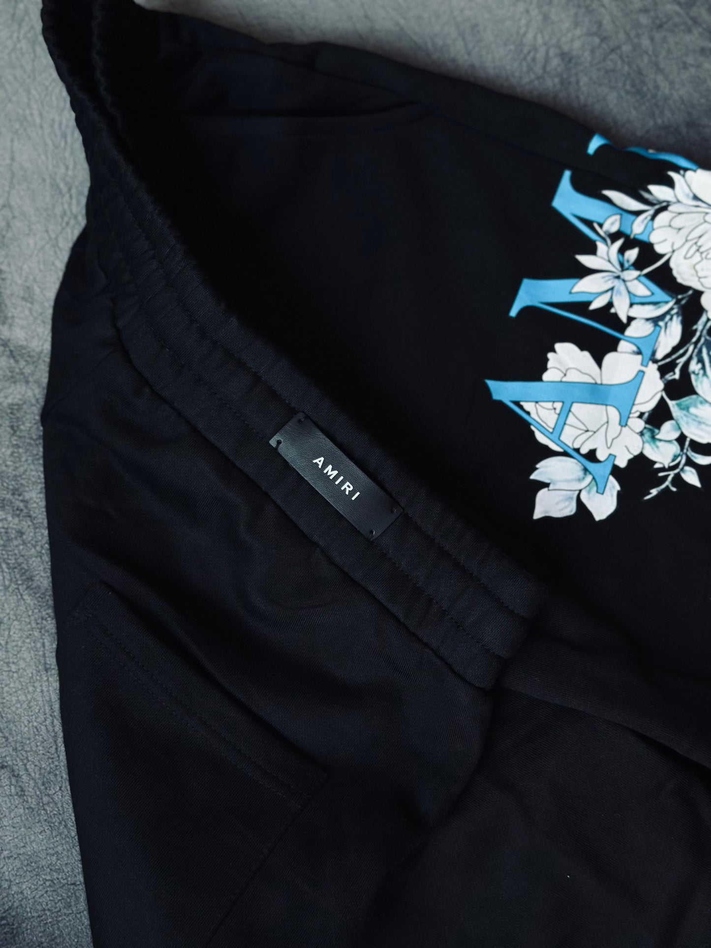 PANTALONETA AMI NEGRA AMI AZUL FLORES