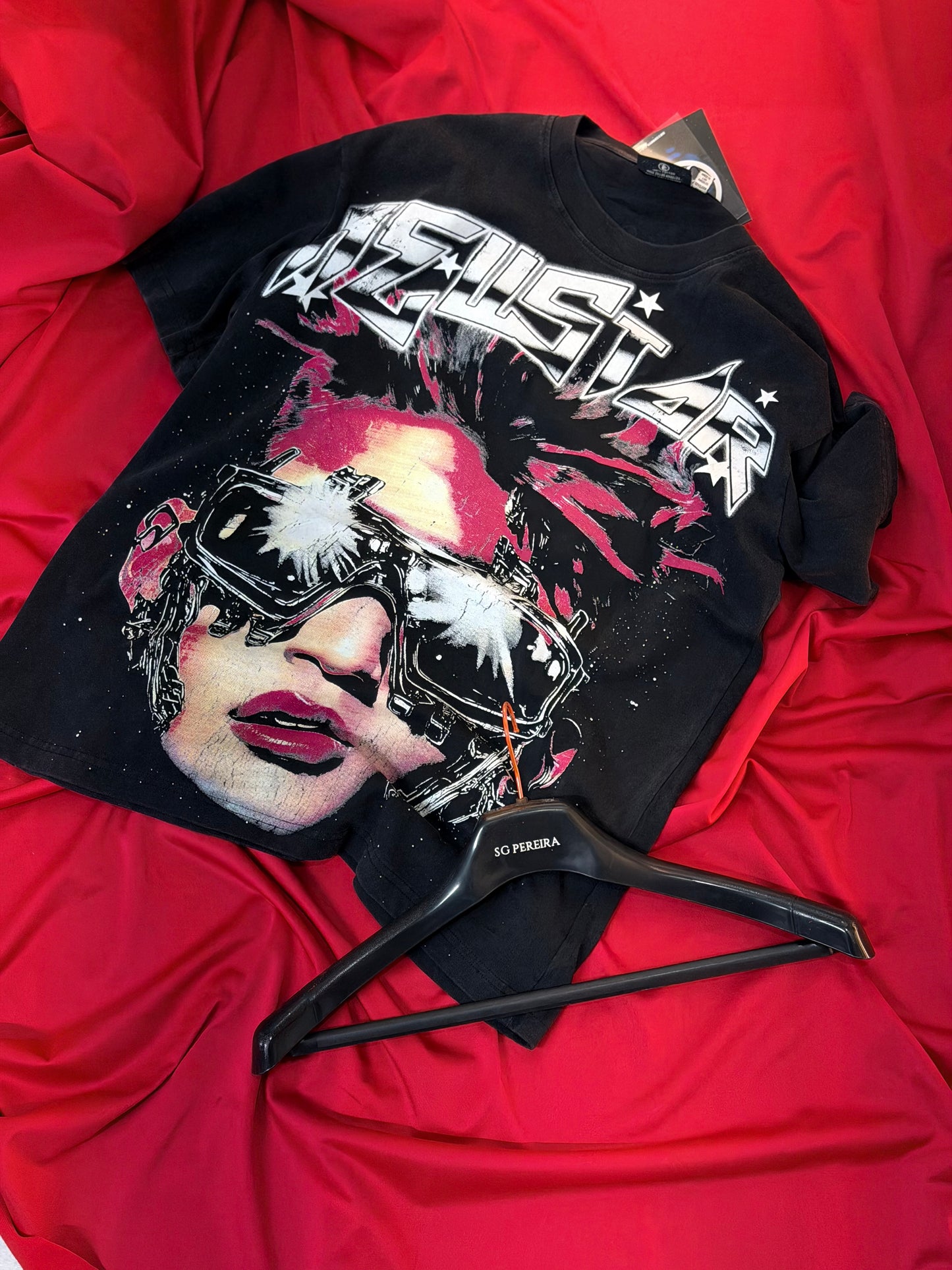 CAMISETA OVERSIZE HEL GRIS LABIOS ROJOS