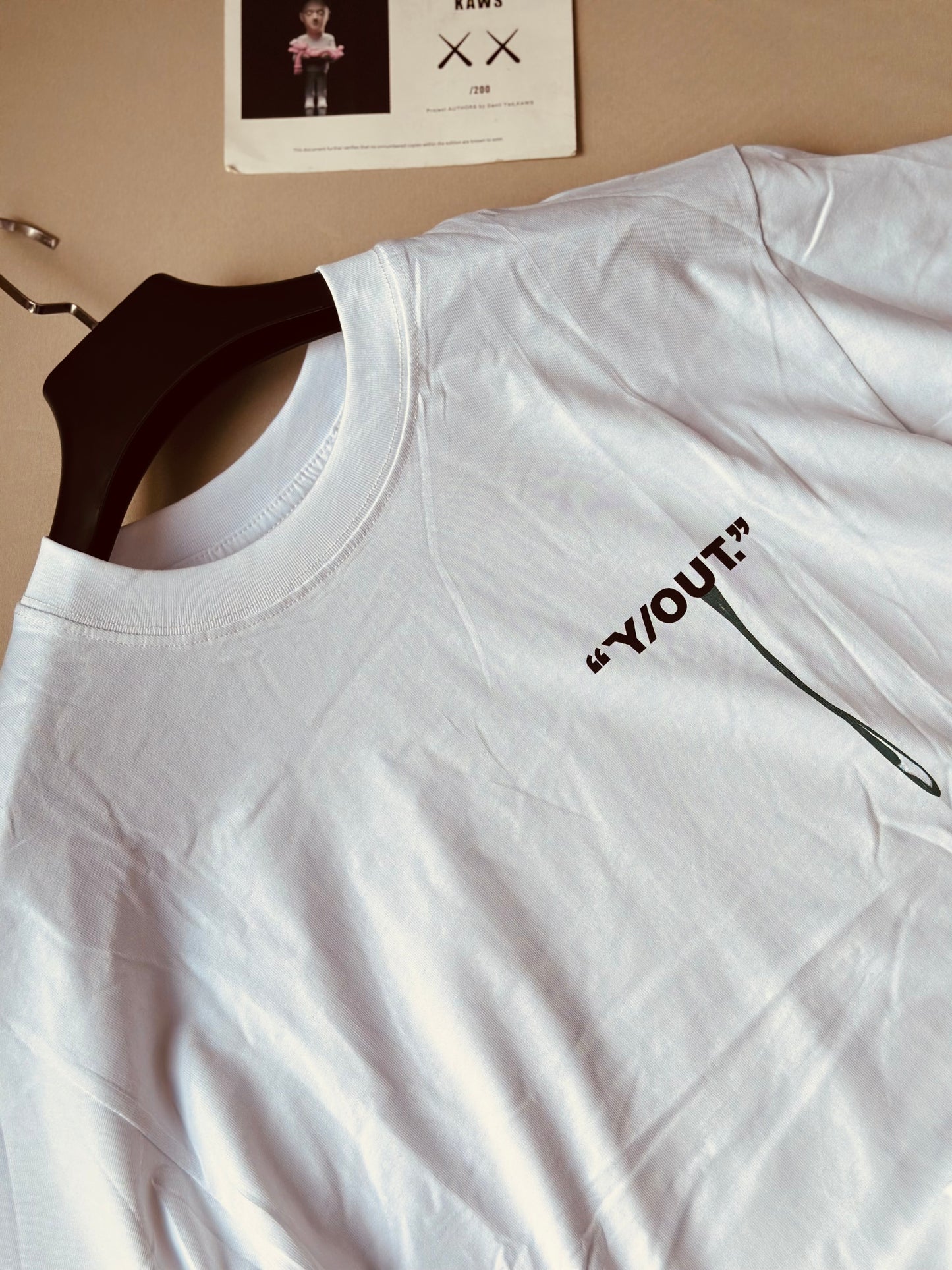 CAMISETA OVERSIZE YOU BLANCA DETALLE VERDE