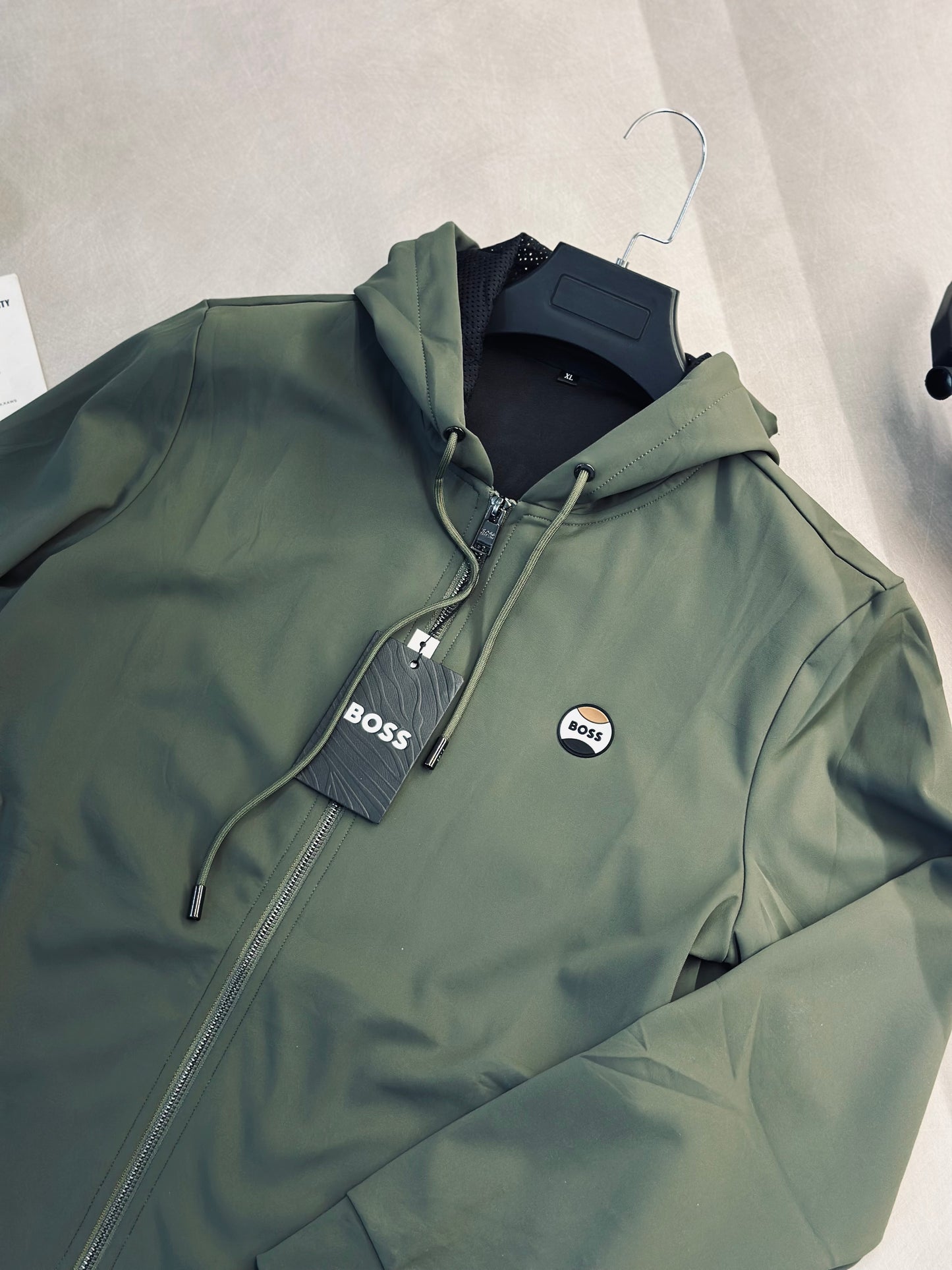 CONJUNTO DE LUJO BOS VERDE MILITAR LOGO GOMA