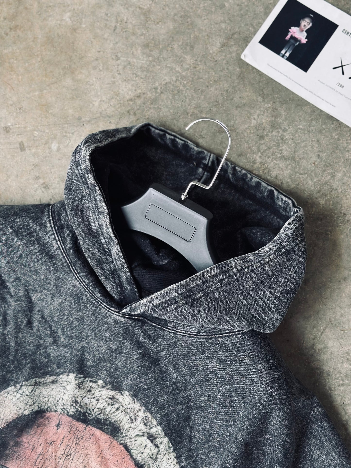 HOODIE WIN GRIS ROSTRO GAFAS