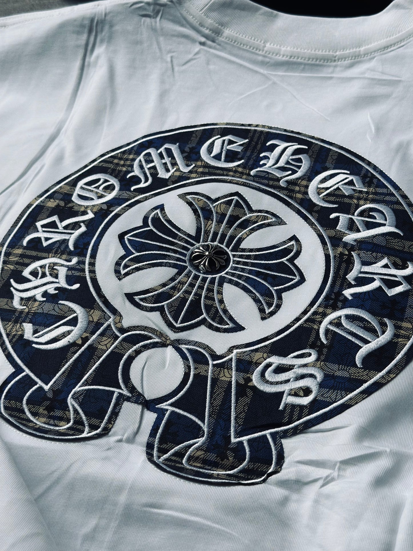 CAMISETA OVERSIZE CHR BLANCA TEJIDO AZUL BEIGE