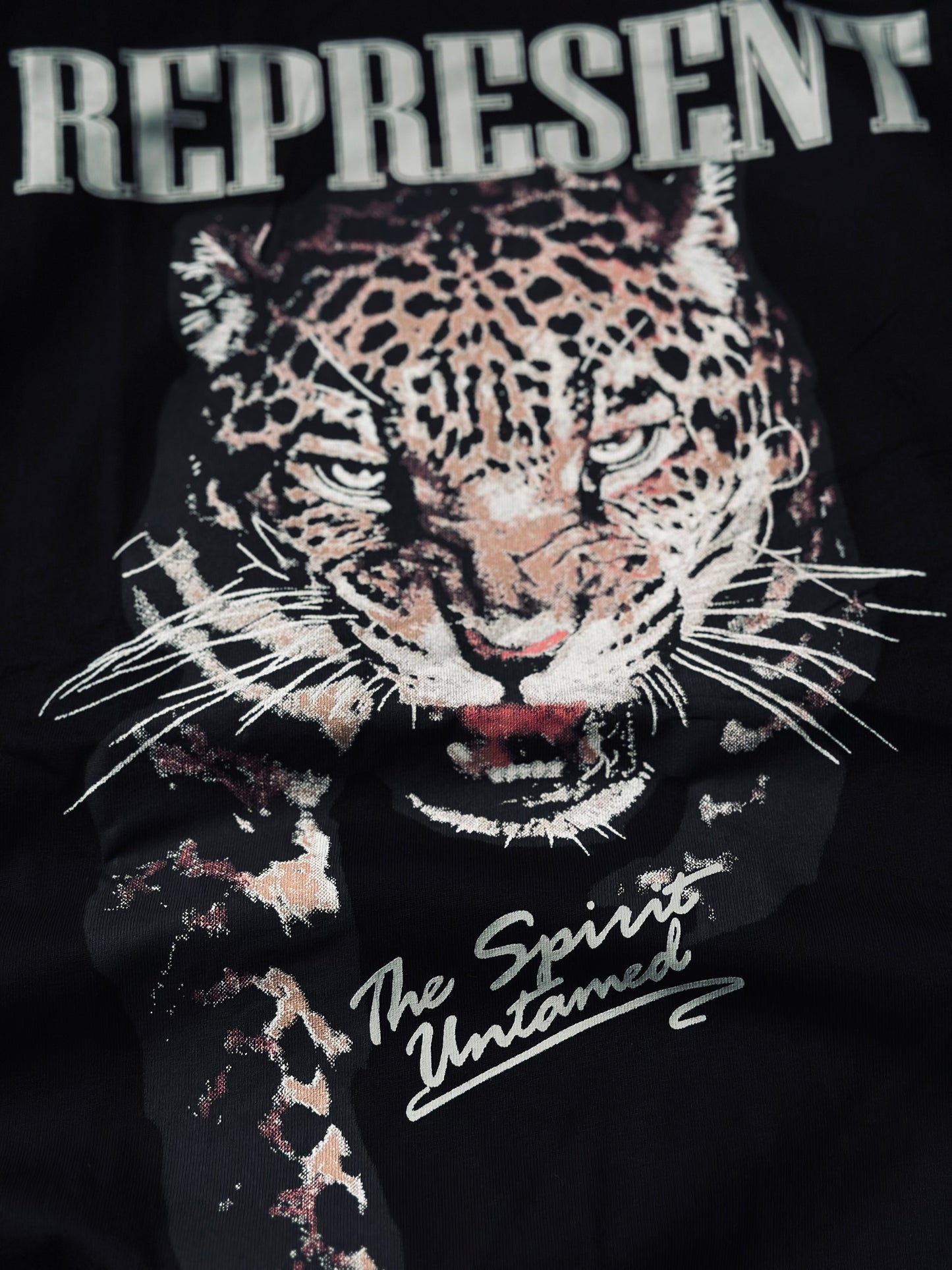 CAMISETA OVERSIZE REP NEGRA TIGRE
