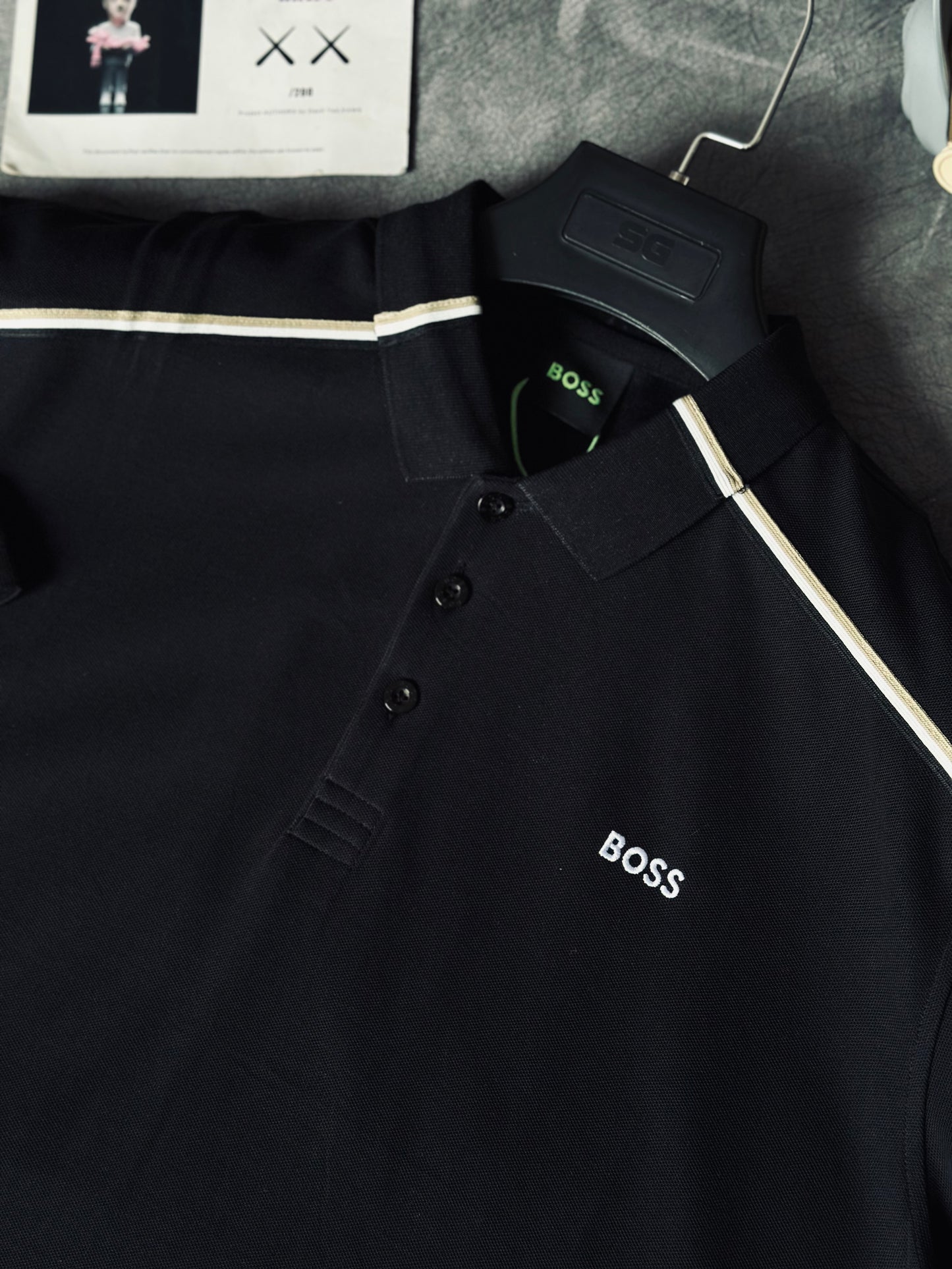 CAMISETA POLO HUG NEGRA LINEA