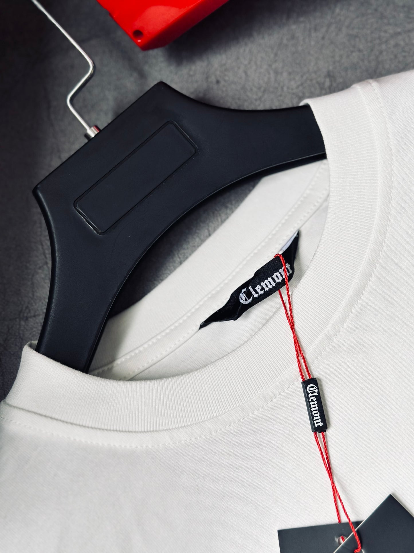 CAMISETA SLIM CLE BLANCA ANGEL ROJO CLE