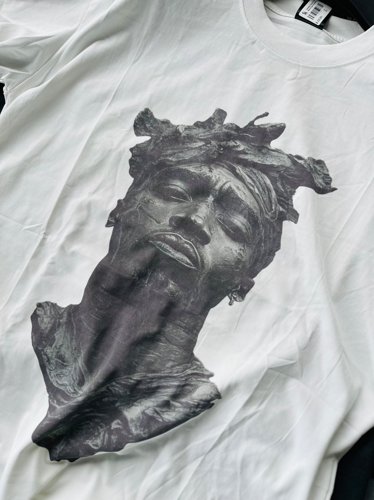 CAMISETA OVERSIZE SAI BLANCA TUPAC ESCULTURA