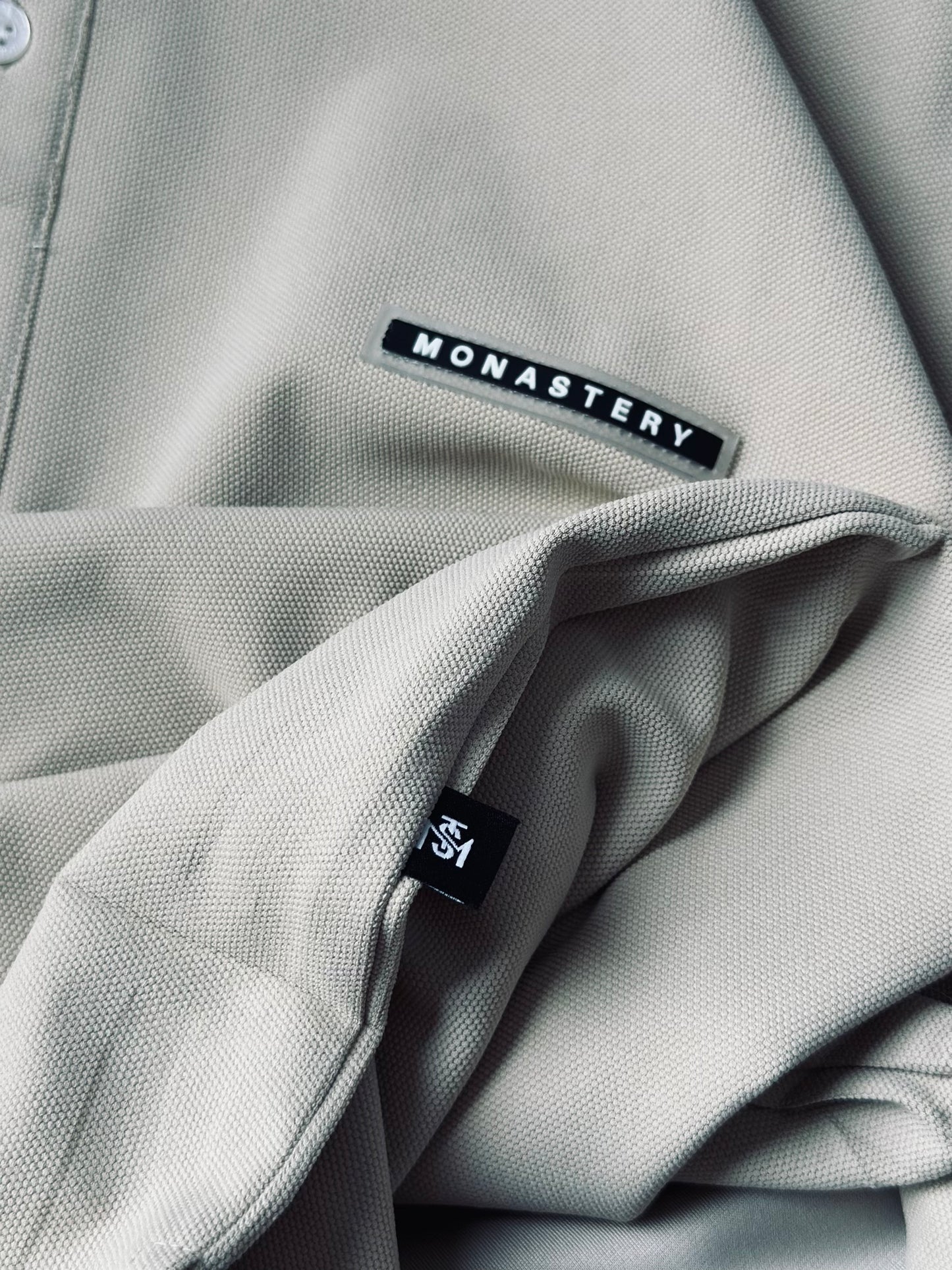 CAMISETA POLO MON CAQUI DETALLE GOMA