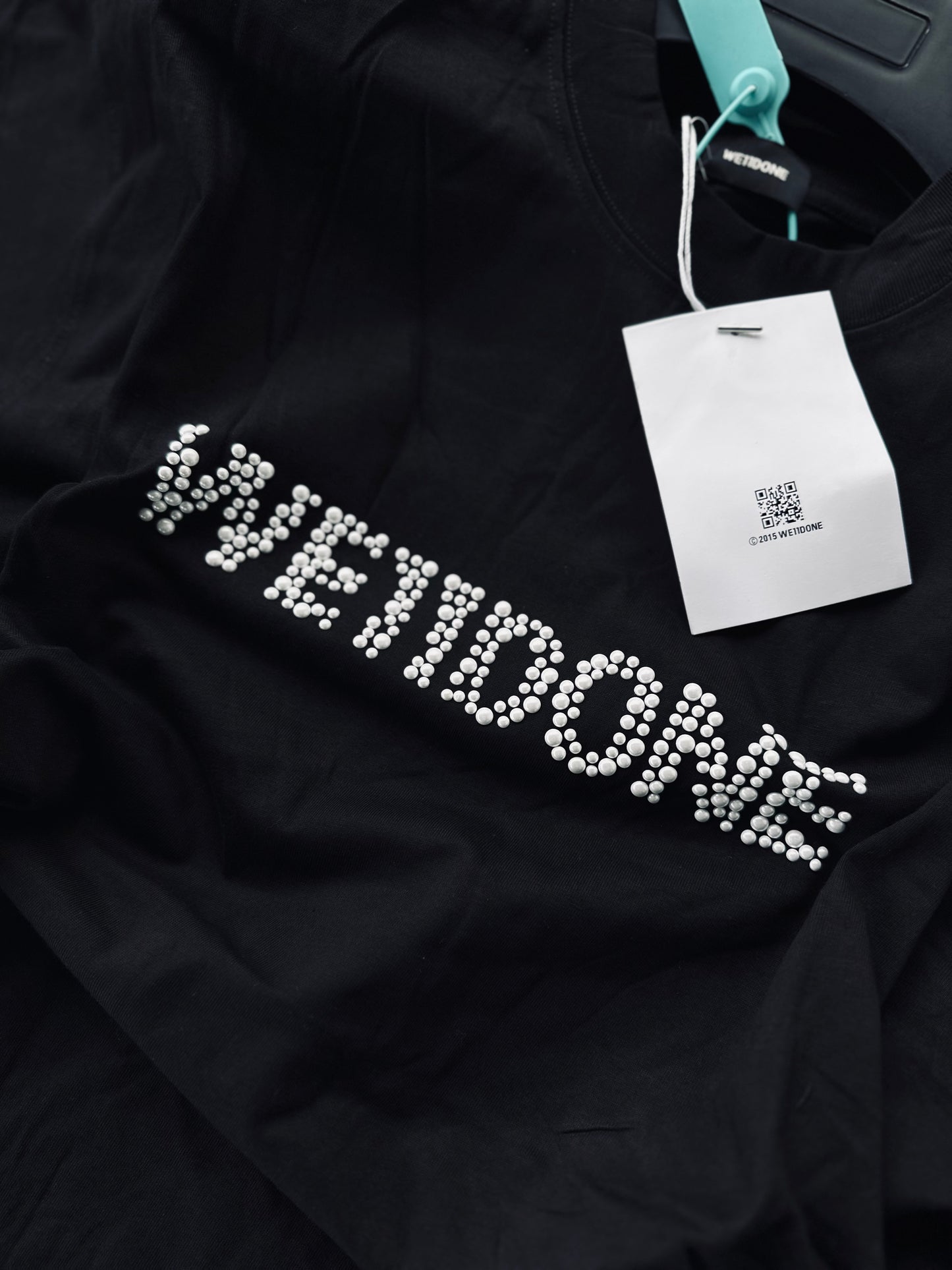CAMISETA OVERSIZE WE1 NEGRA PEDRERIA