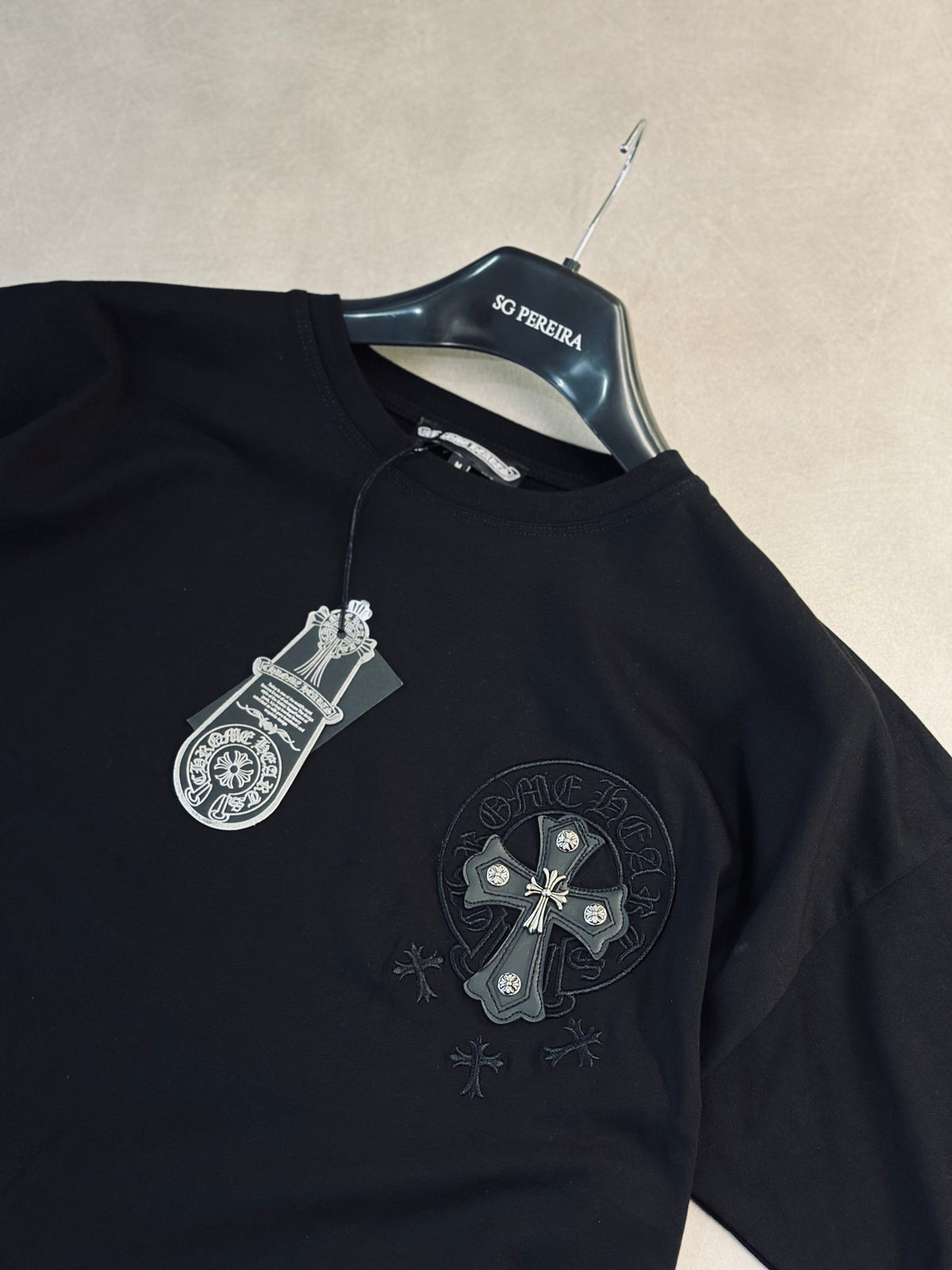 CAMISETA OVERSIZE CHR NEGRA CRUZ CUERINA
