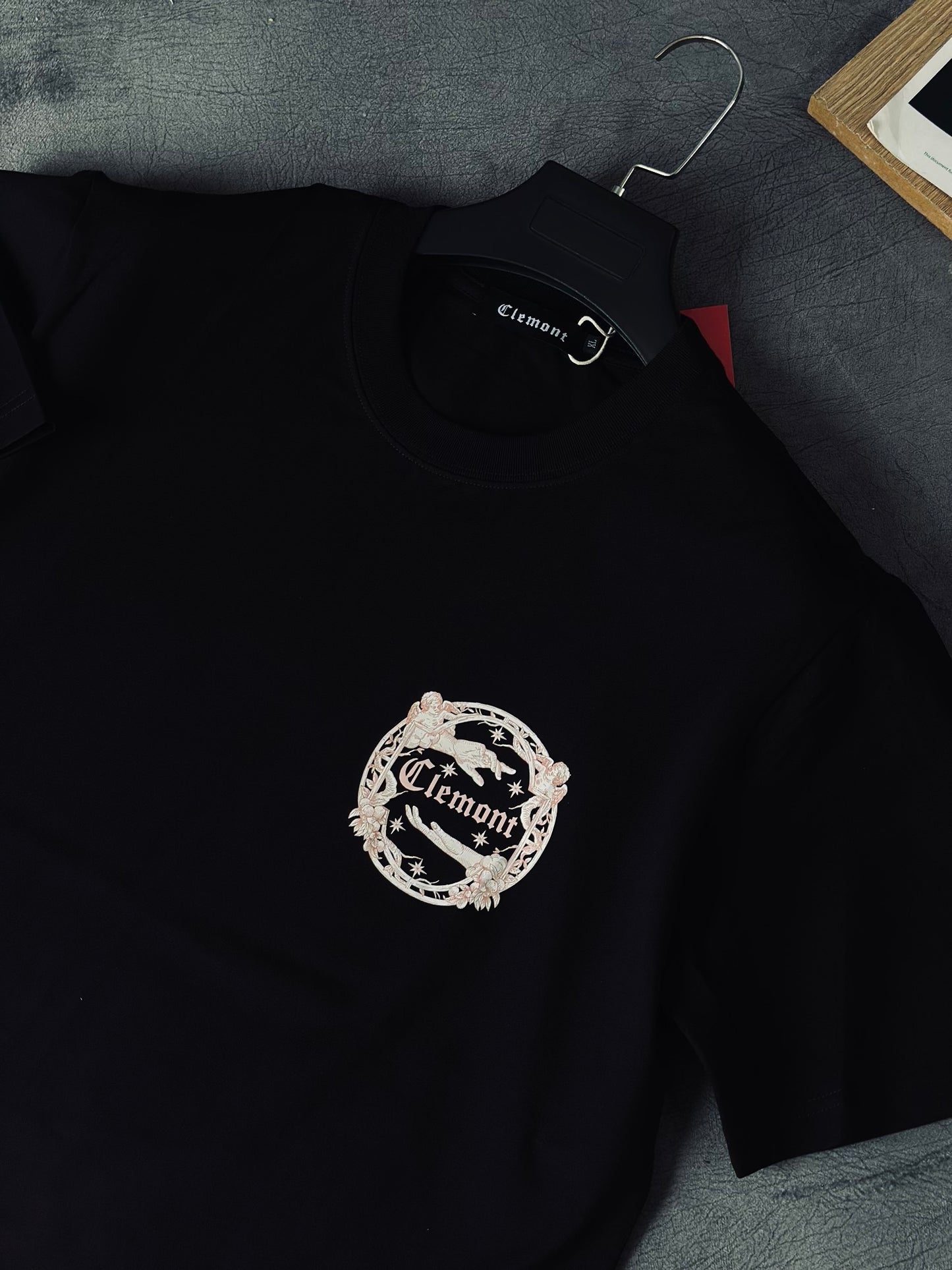 CAMISETA SLIM CLE NEGRA MANOS ANGEL