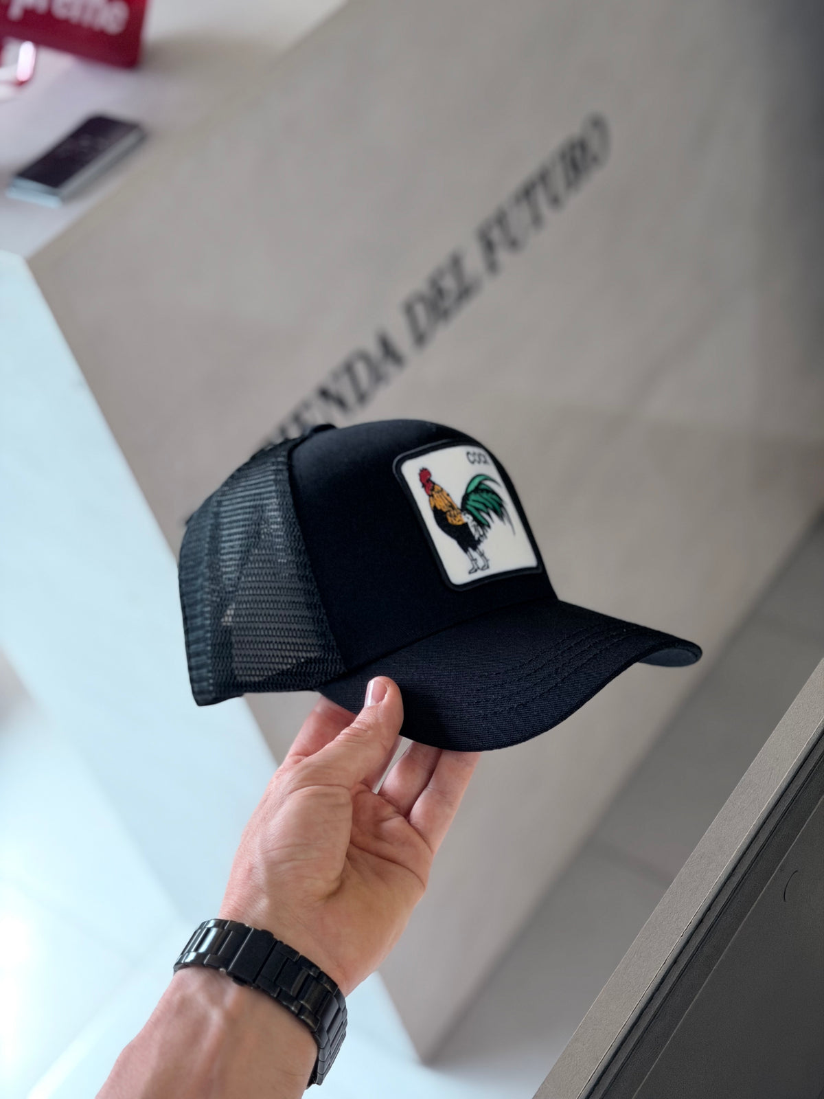GORRA GOO NEGRA GALLO COLA VERDE