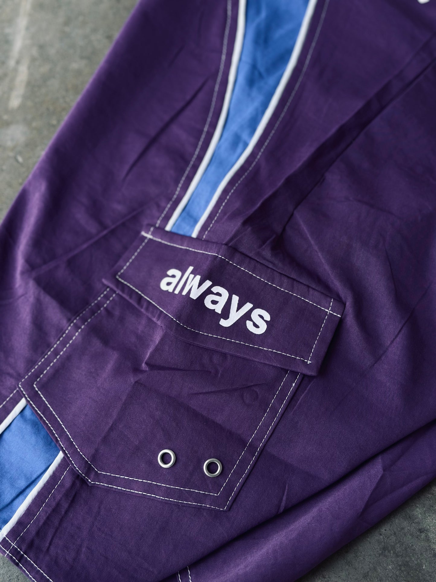 PANTALONETA ALW MORADO OJO