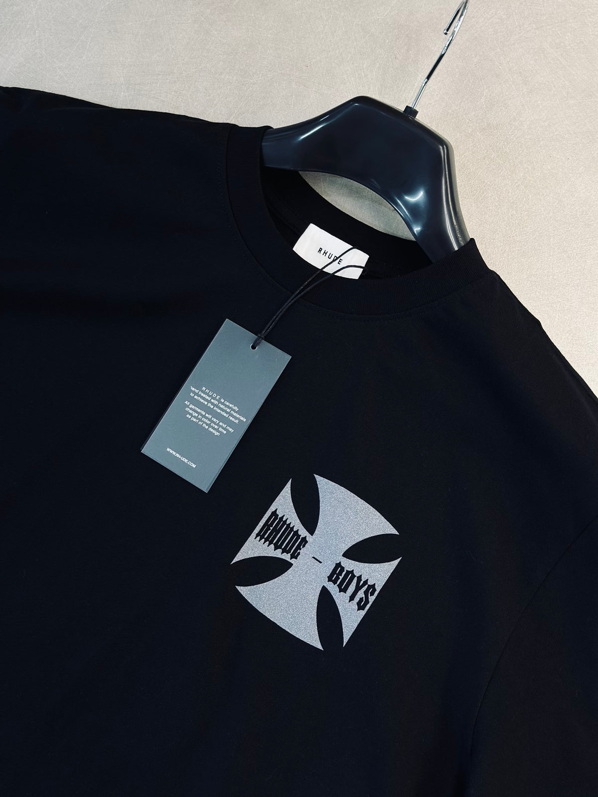 CAMISETA OVERSIZE RHU NEGRA CRUZ BOYS