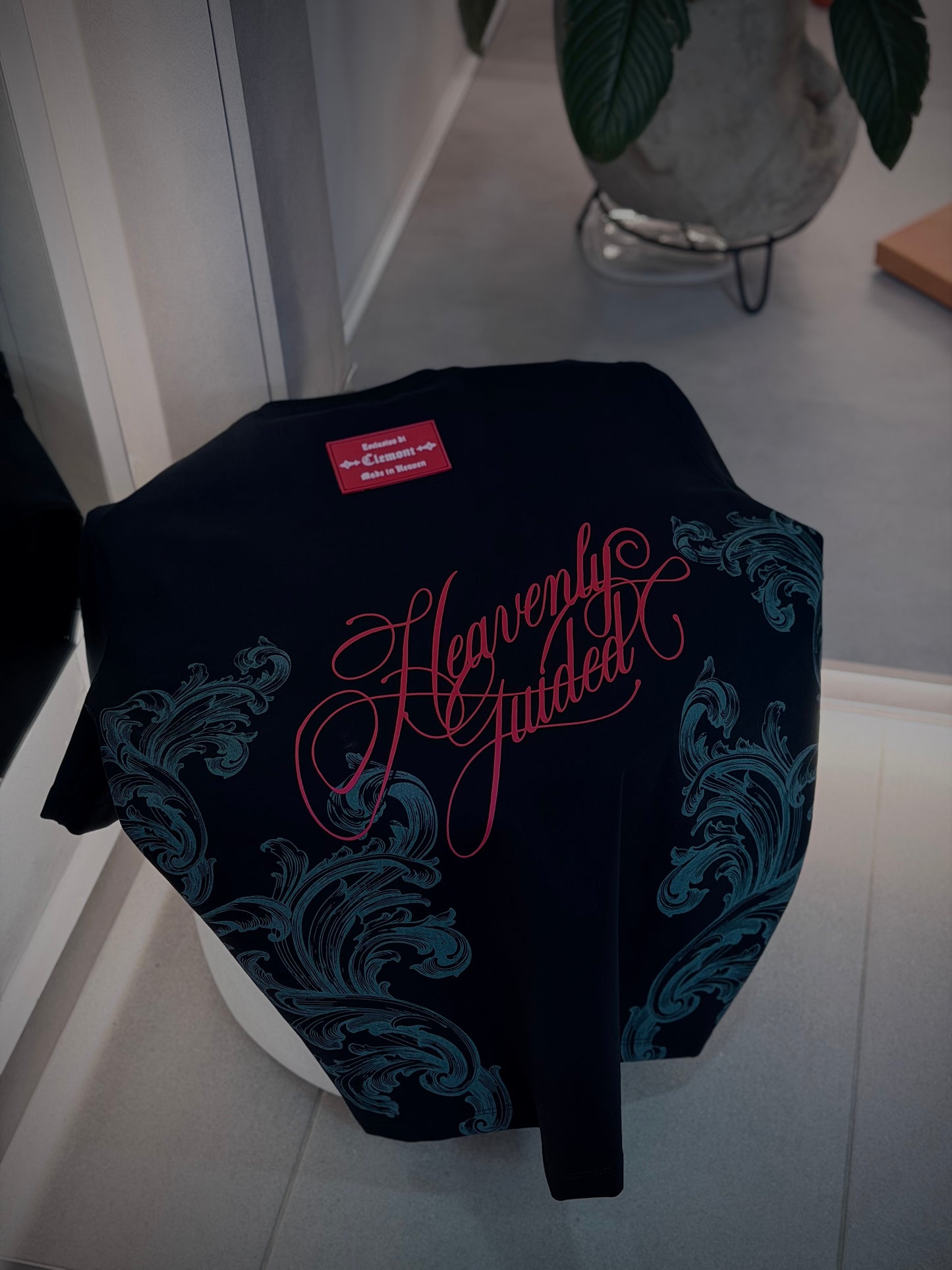 CAMISETA OVERSIZE CLE NEGRA HEAVENLY MARCOS