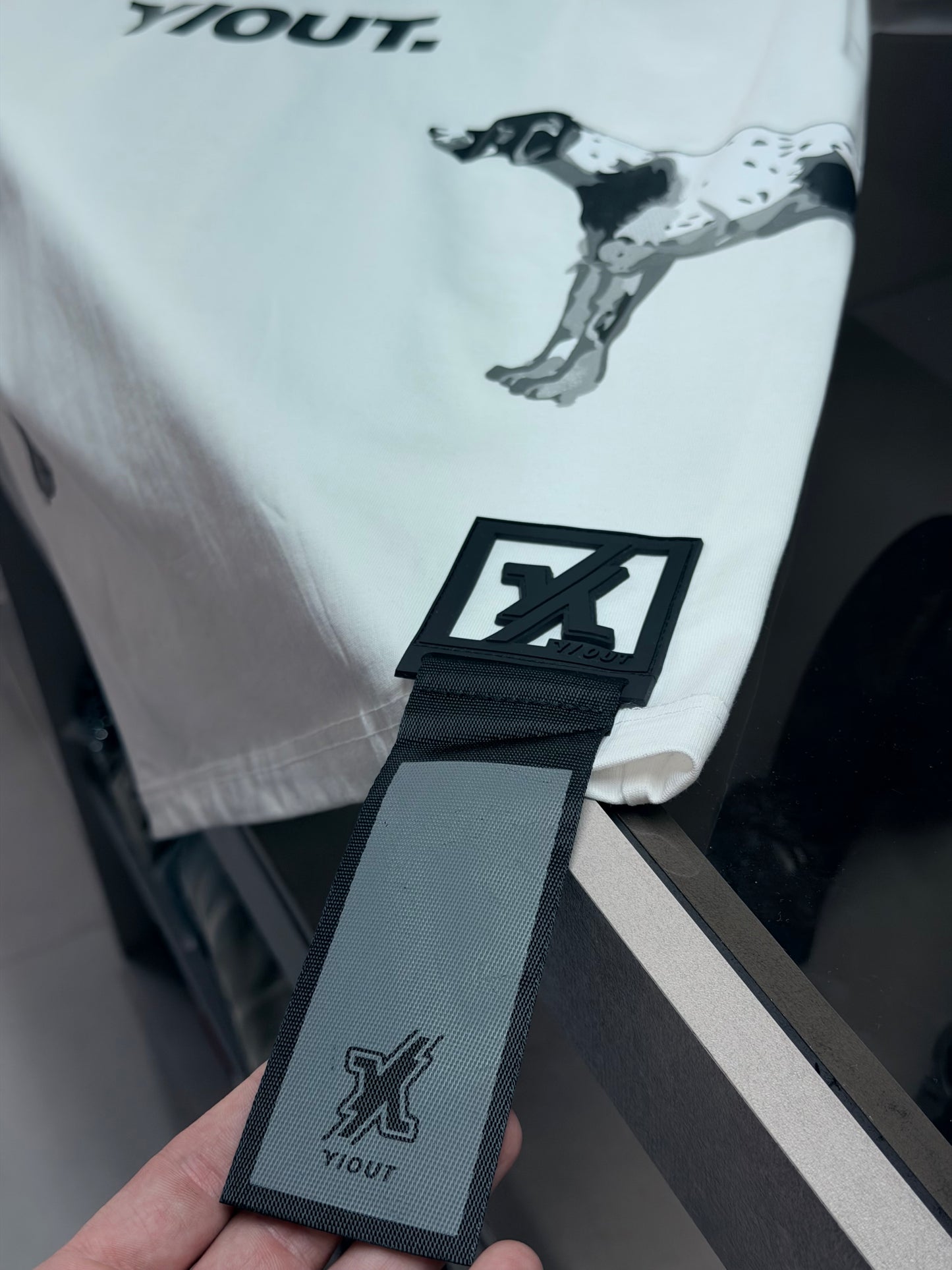 CAMISETA SLIM YOU BLANCA DALMATA TRASERO