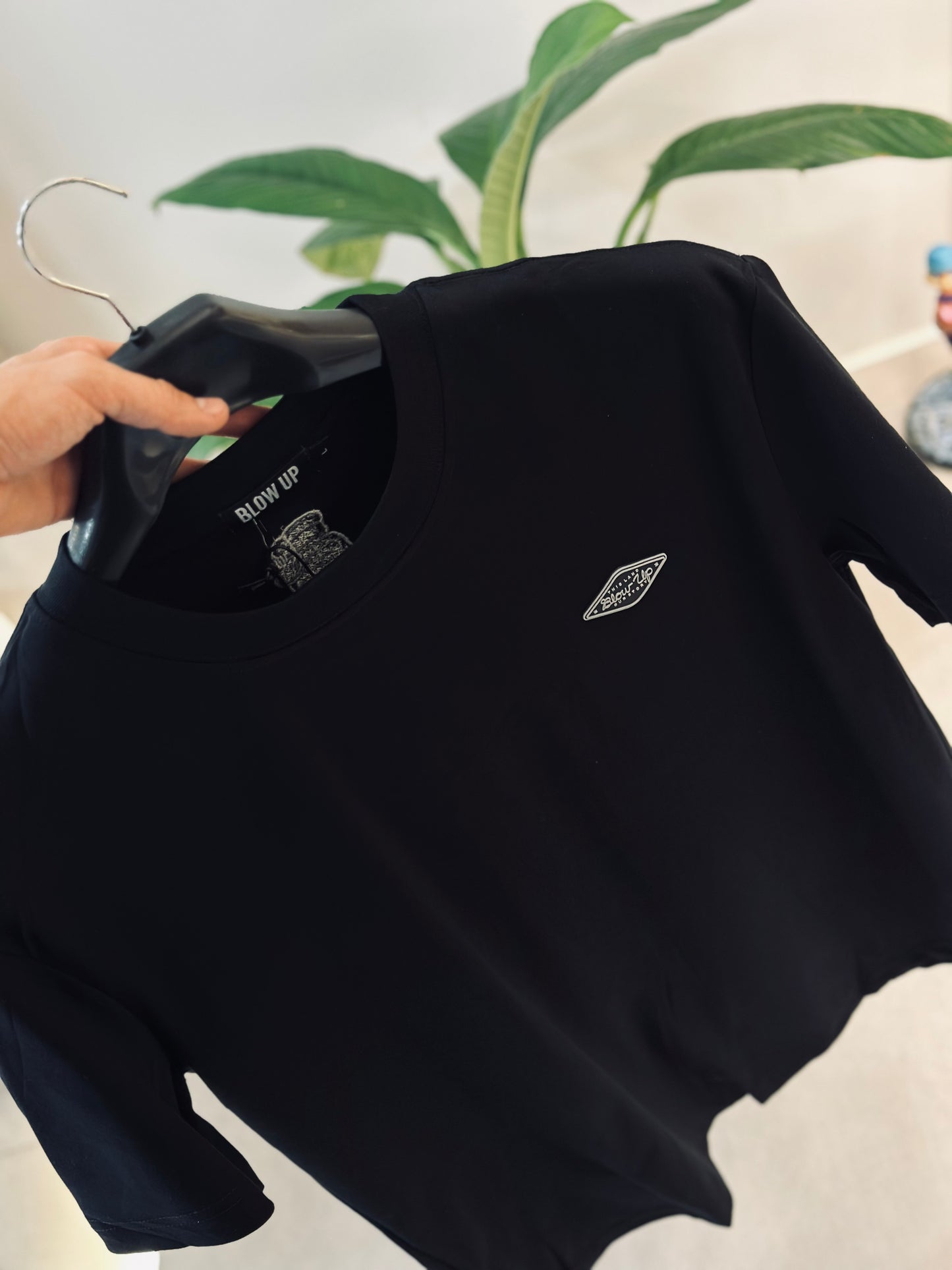 CAMISETA SLIM BLO NEGRA THIS LAND GRIS