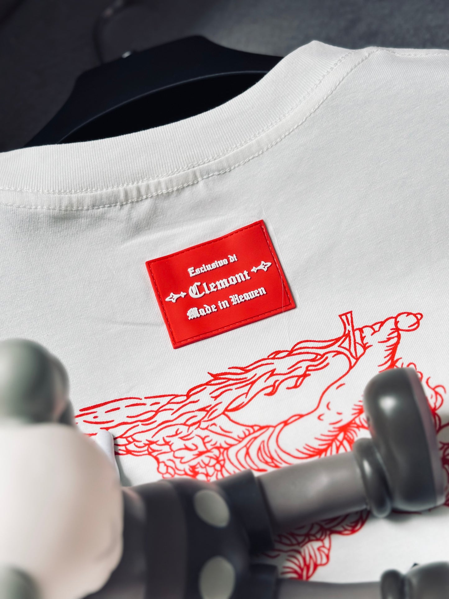CAMISETA SLIM CLE BLANCA ANGEL ROJO CLE