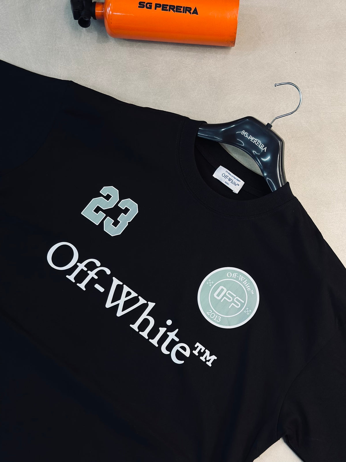 CAMISETA OVERSIZE OFF NEGRA 23 AZUL 2013