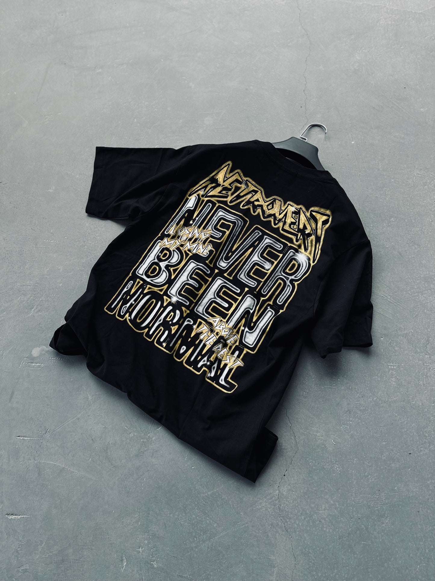 CAMISETA OVERSIZE RET NEGRA CALABERA AMARILLA