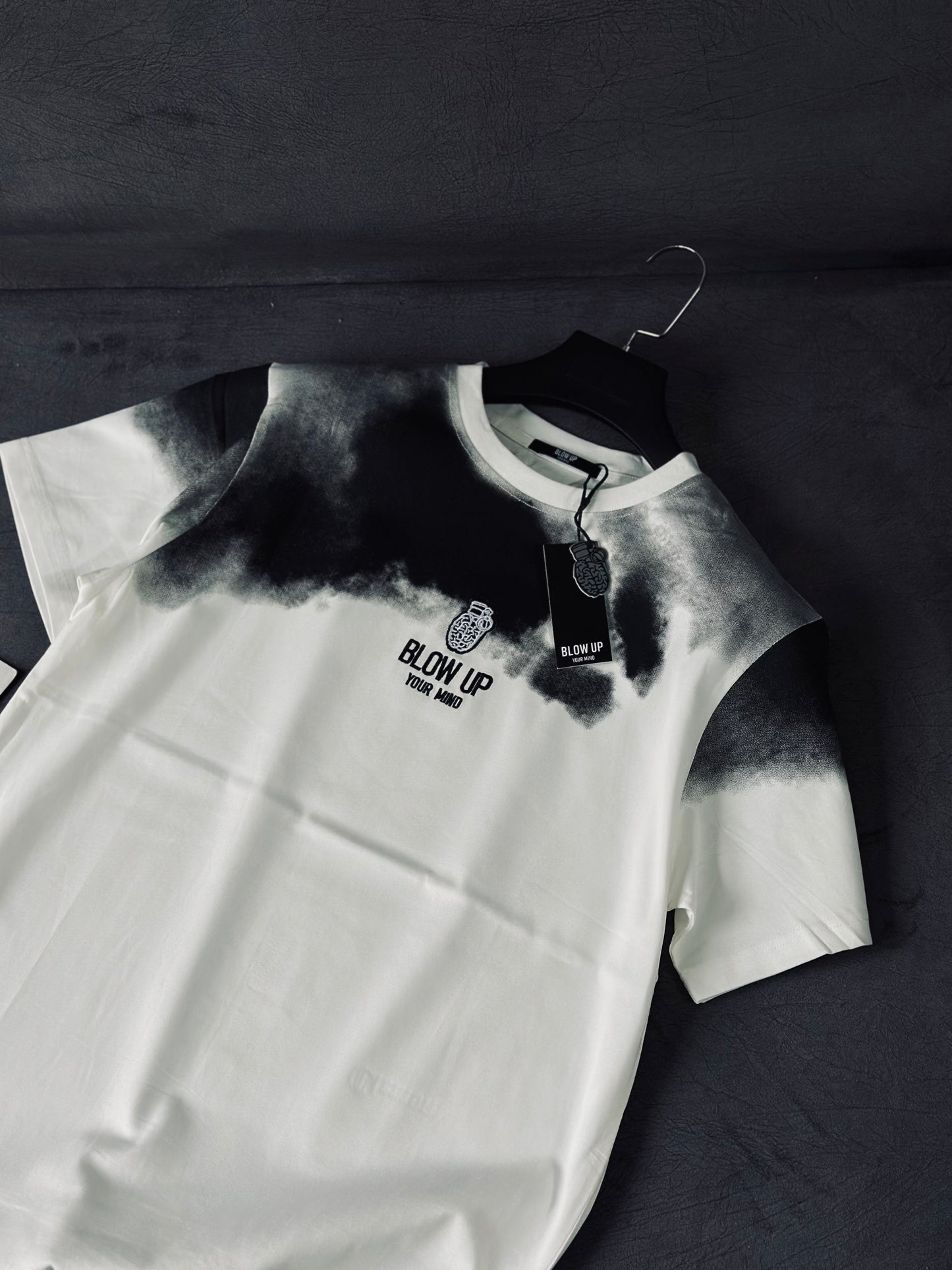 CAMISETA SLIM BLO BLANCA DEGRADADO NEGRO