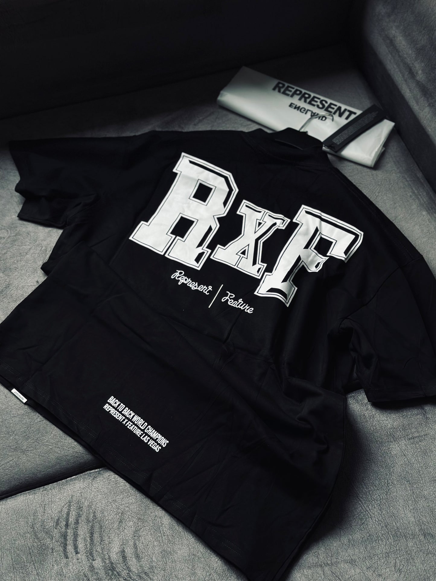 CAMISETA OVERSIZE REP NEGRA CHAMPION 2