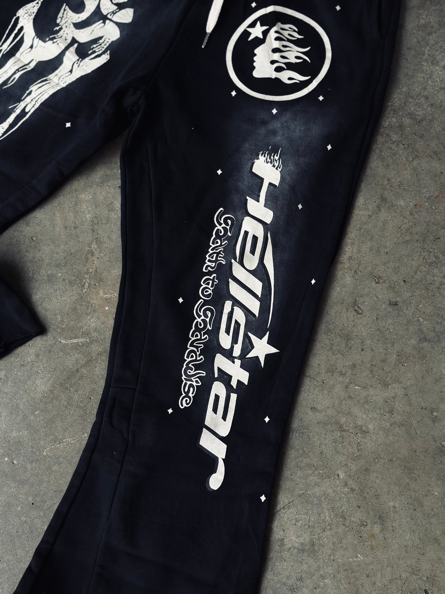 SUDADERA HEL NEGRA DEGRADADO LOGO