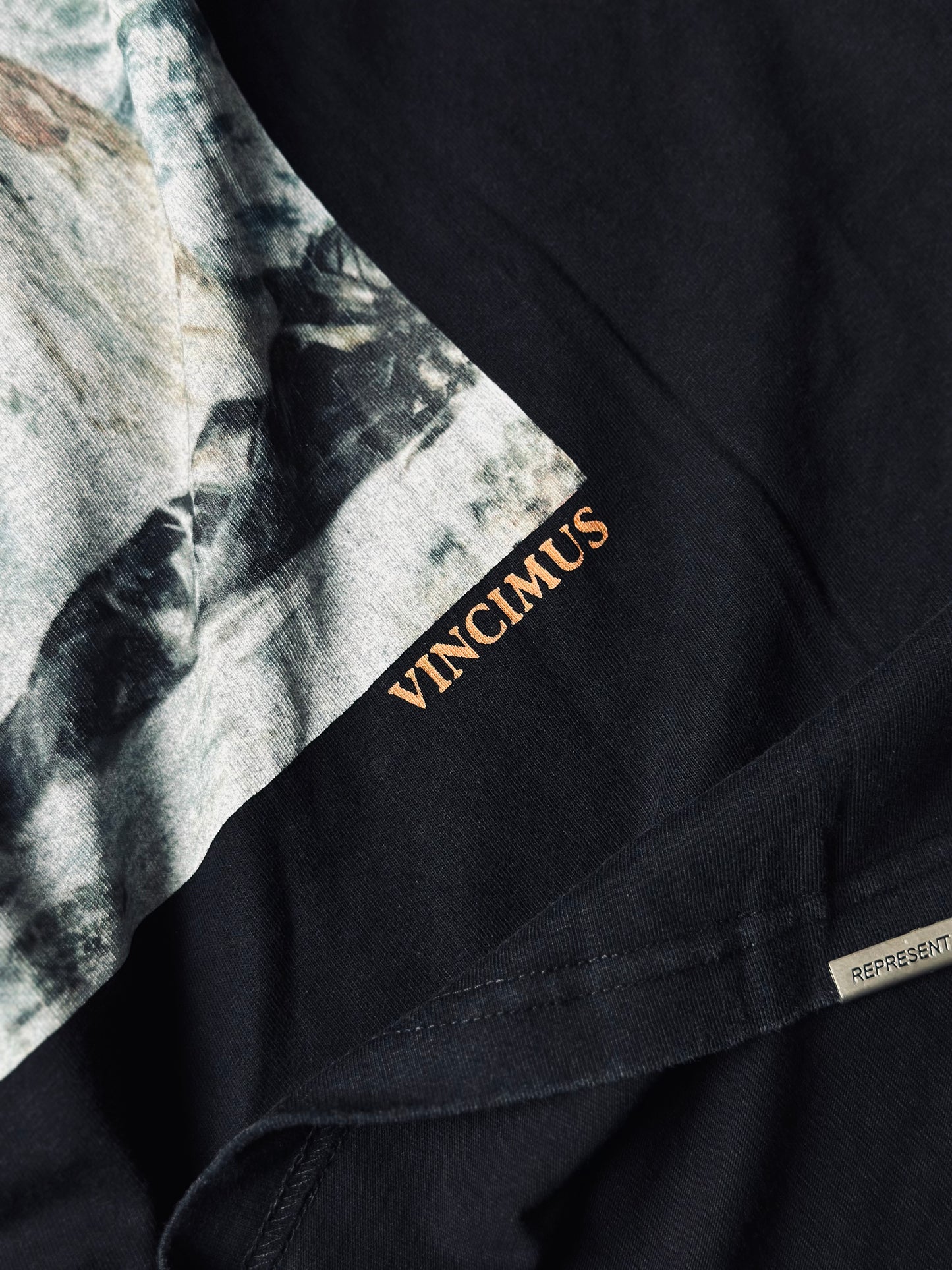 CAMISETA OVERSIZE REP GRIS OSCURO RMAR
