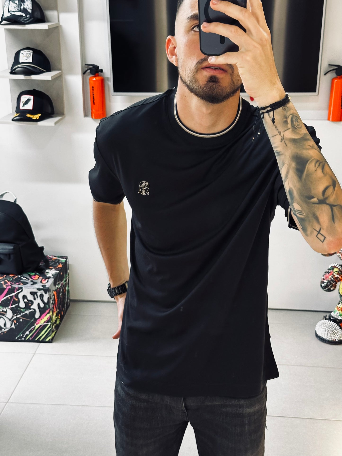 CAMISETA OVERSIZE BRU NEGRA CLASICA
