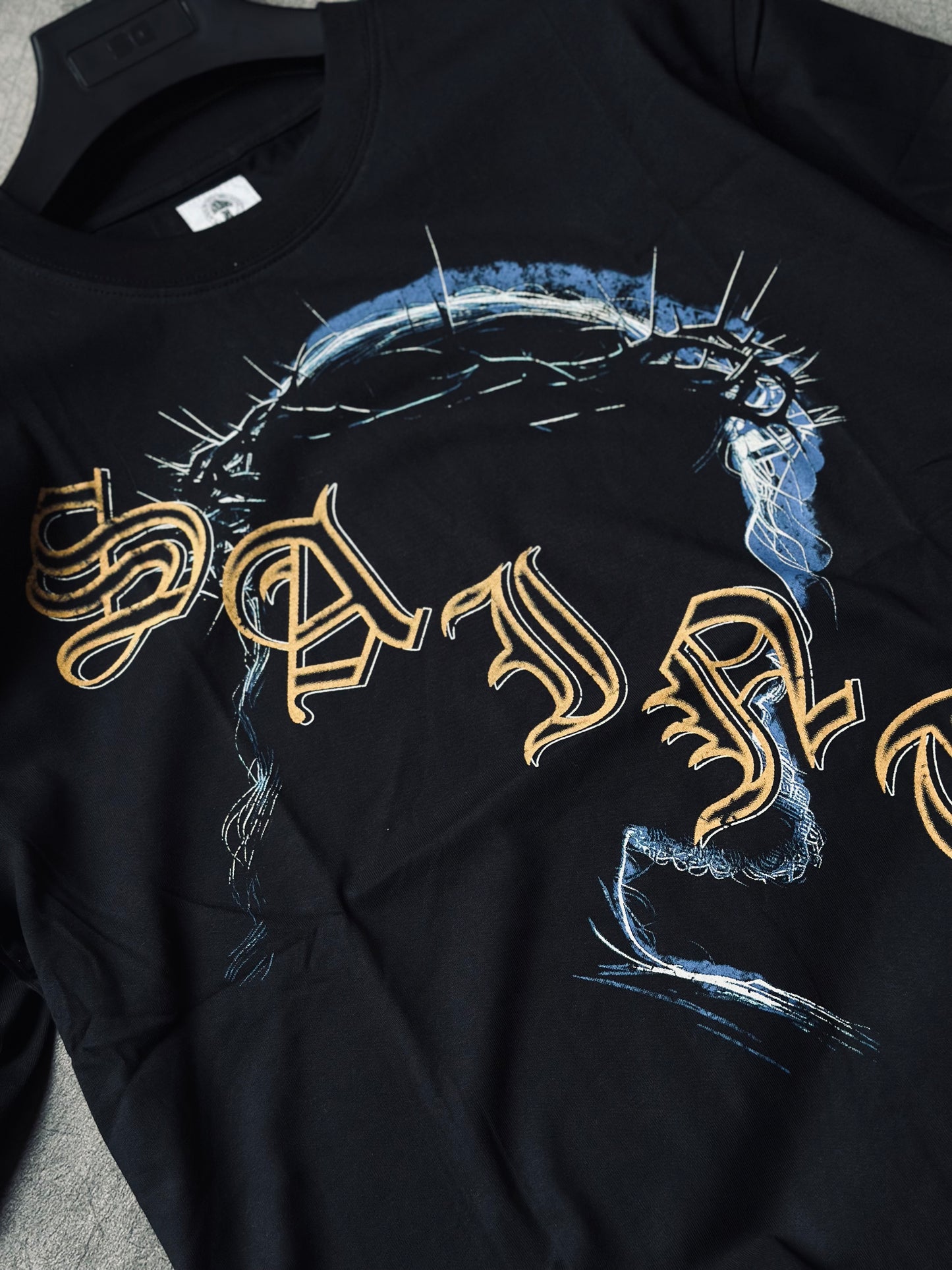 CAMISETA OVERSIZE SAI NEGRA JESUS