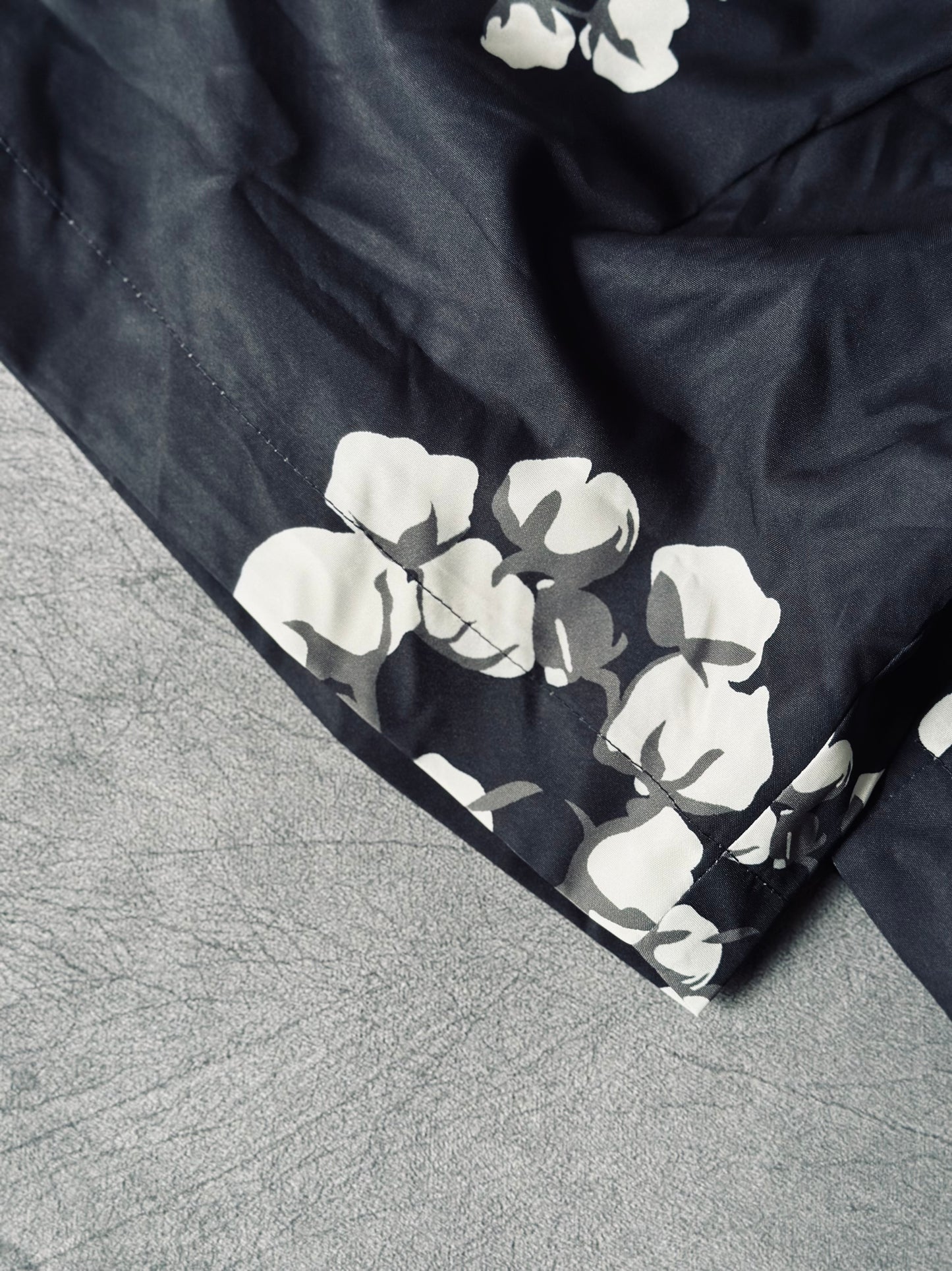 PANTALONETA PLAYERA DEN NEGRA FLORES