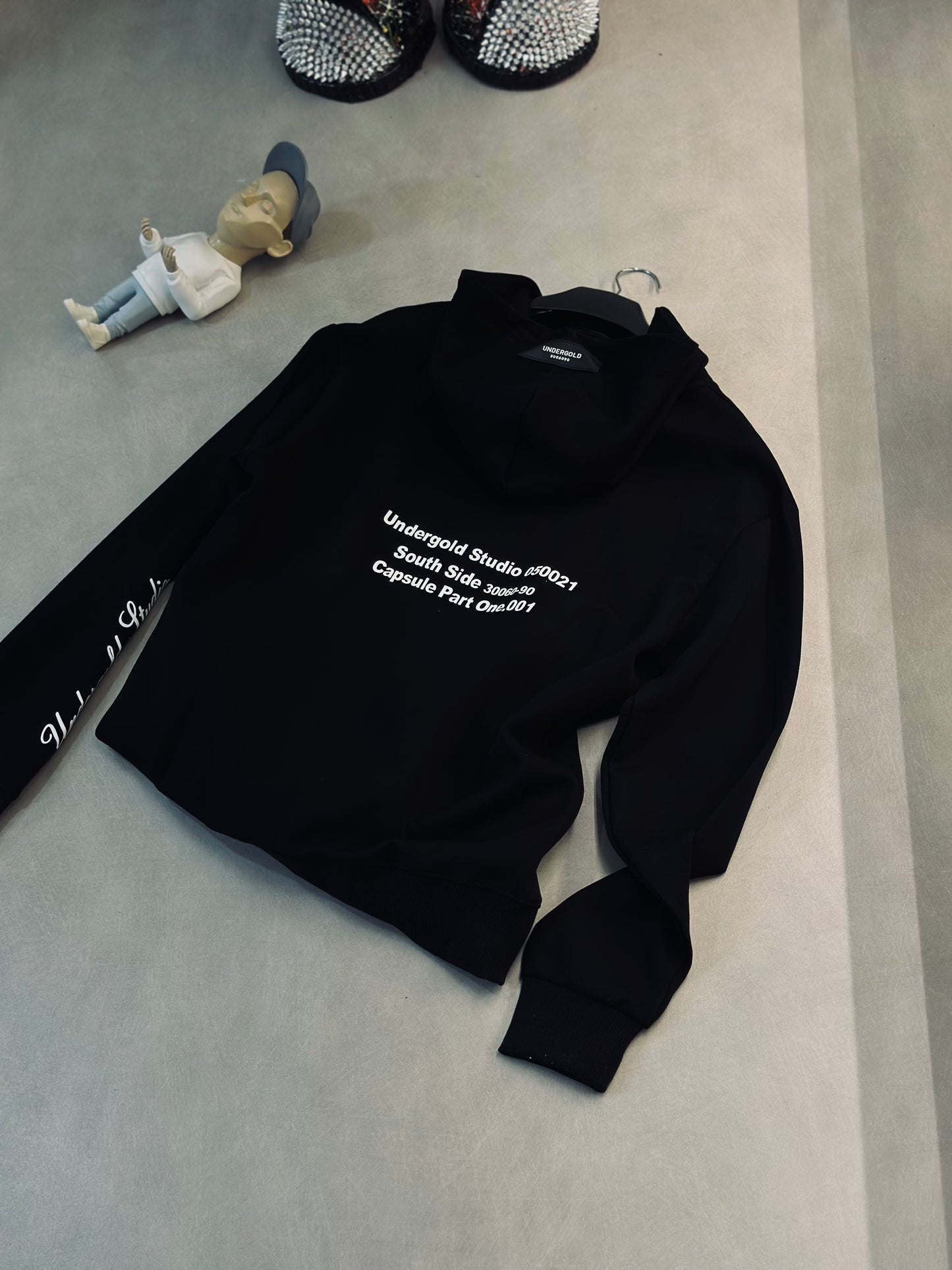 HOODIE UND NEGRO ROSTRO FRONTAL