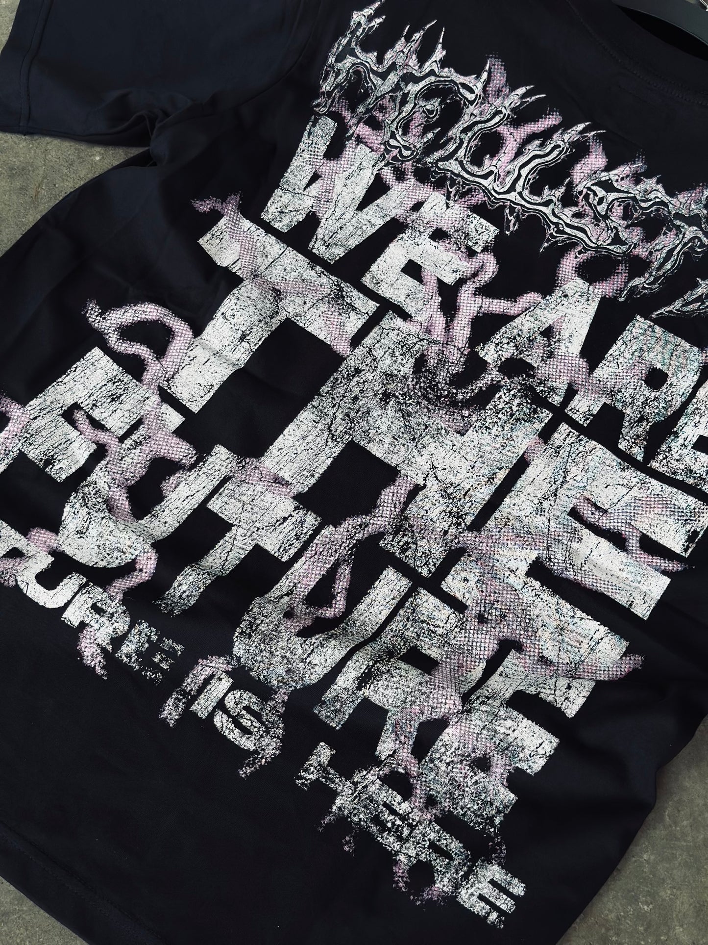 CAMISETA OVERSIZE HEL NEGRA CALABERA CASCO