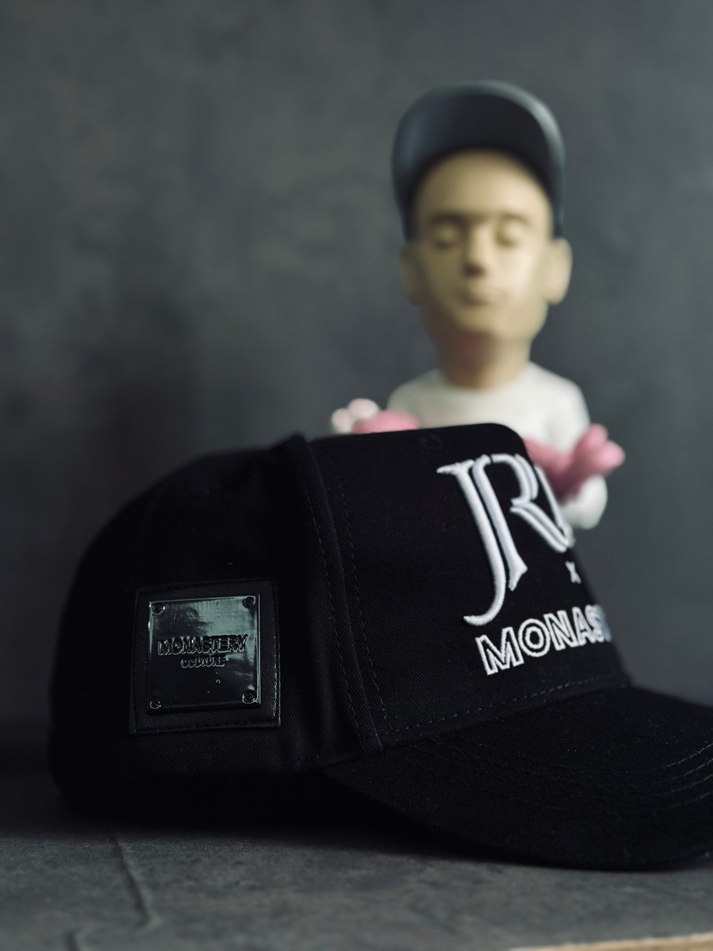 GORRA PREMIUM MON NEGRA JR 10