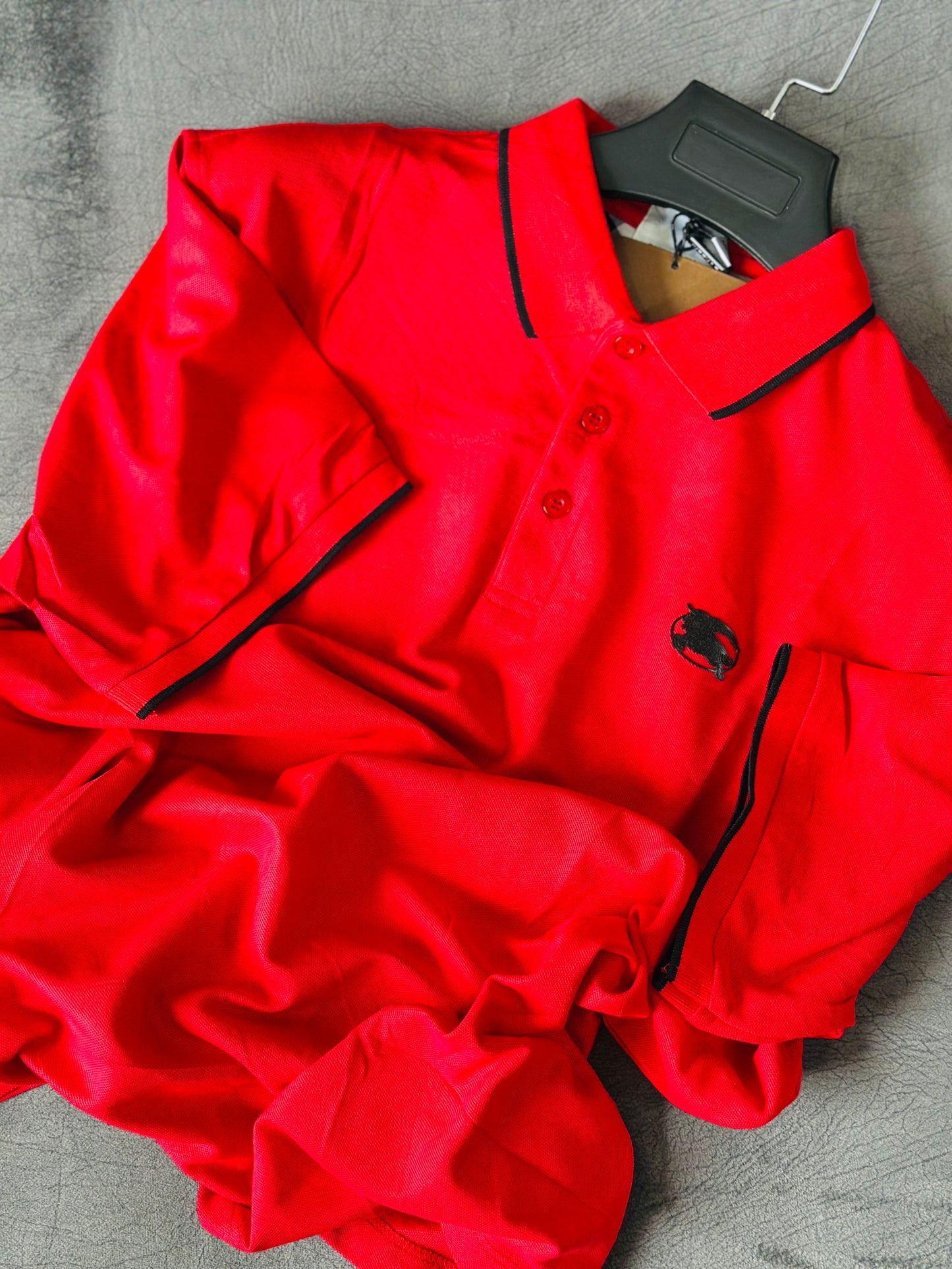 CAMISETA POLO BUR ROJA LOGO GOMA