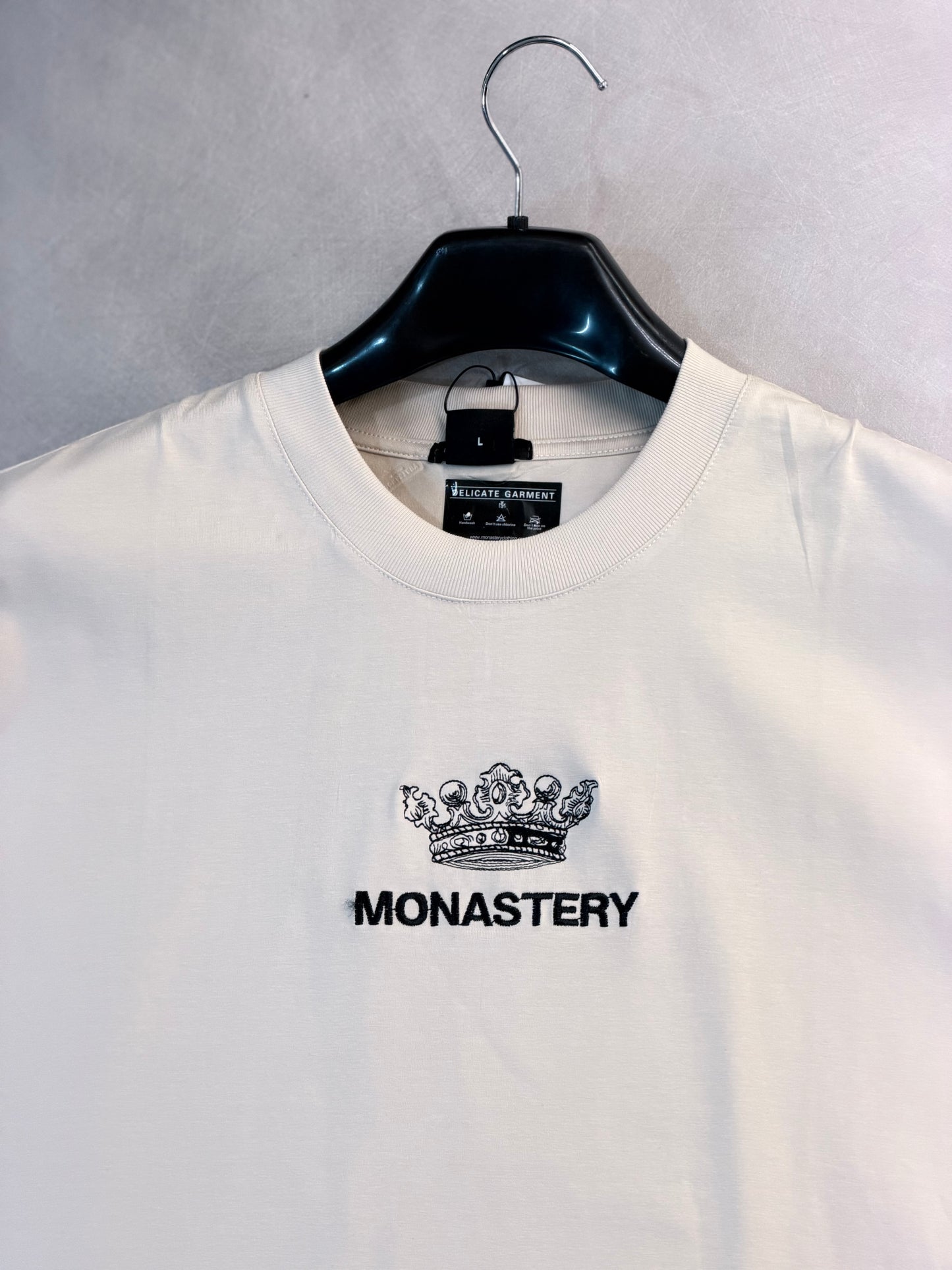 CAMISETA SLIM MON CAQUI CORONA FRONTAL