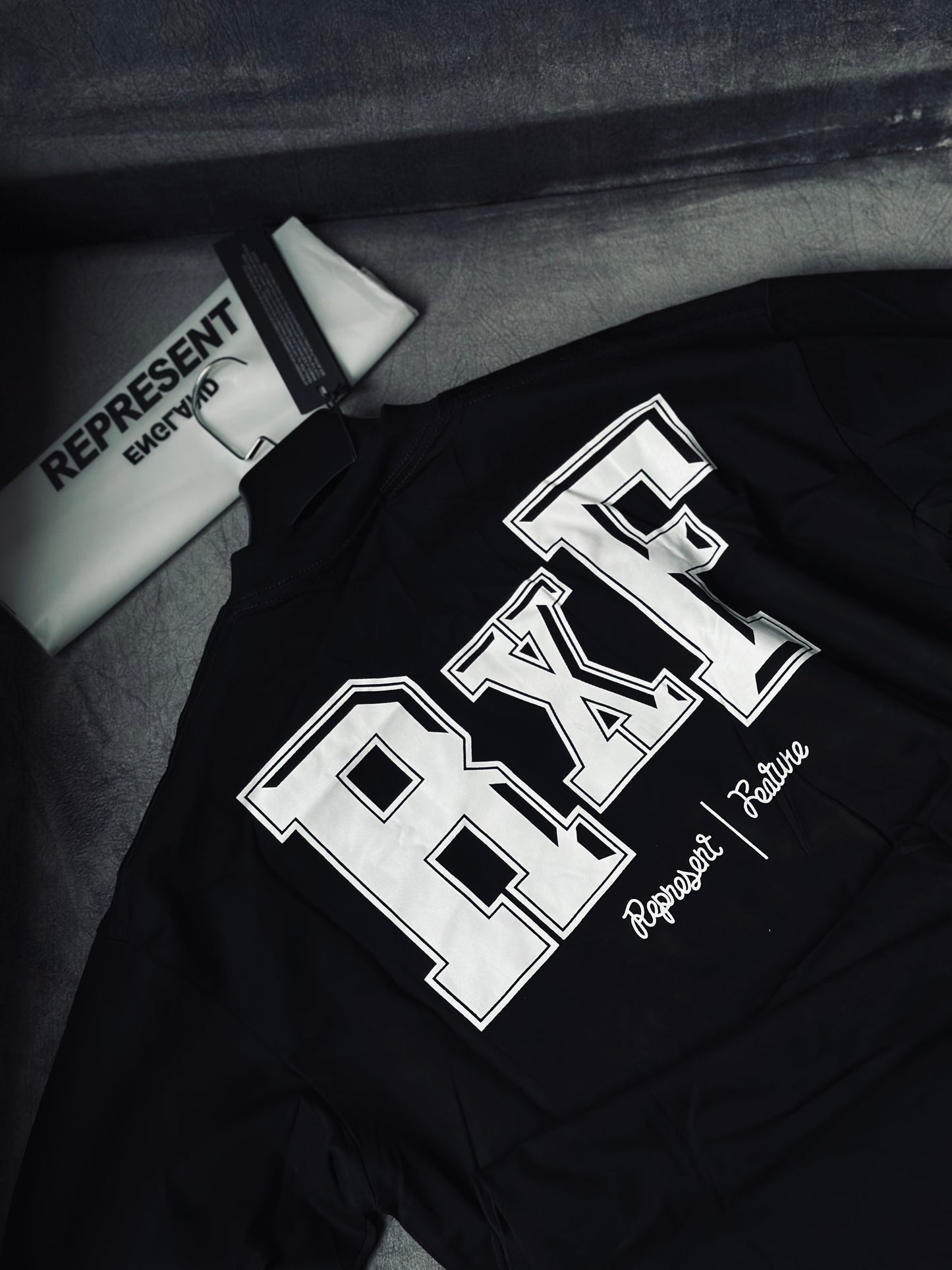 CAMISETA OVERSIZE REP NEGRA CHAMPION 2