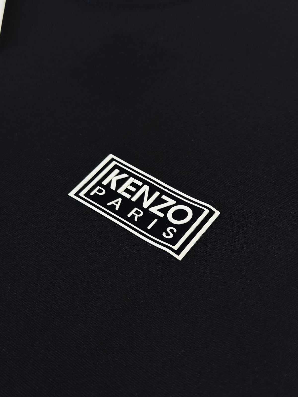 CAMISETA SLIM KEN NEGRA PLACA PARIS