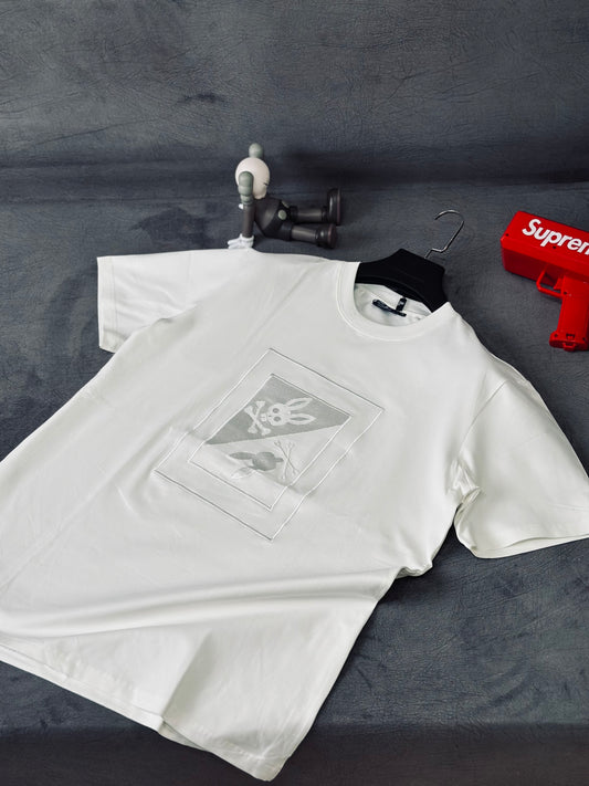 CAMISETA SLIM PSY BLANCA TEJIDO CUADRO LOGO