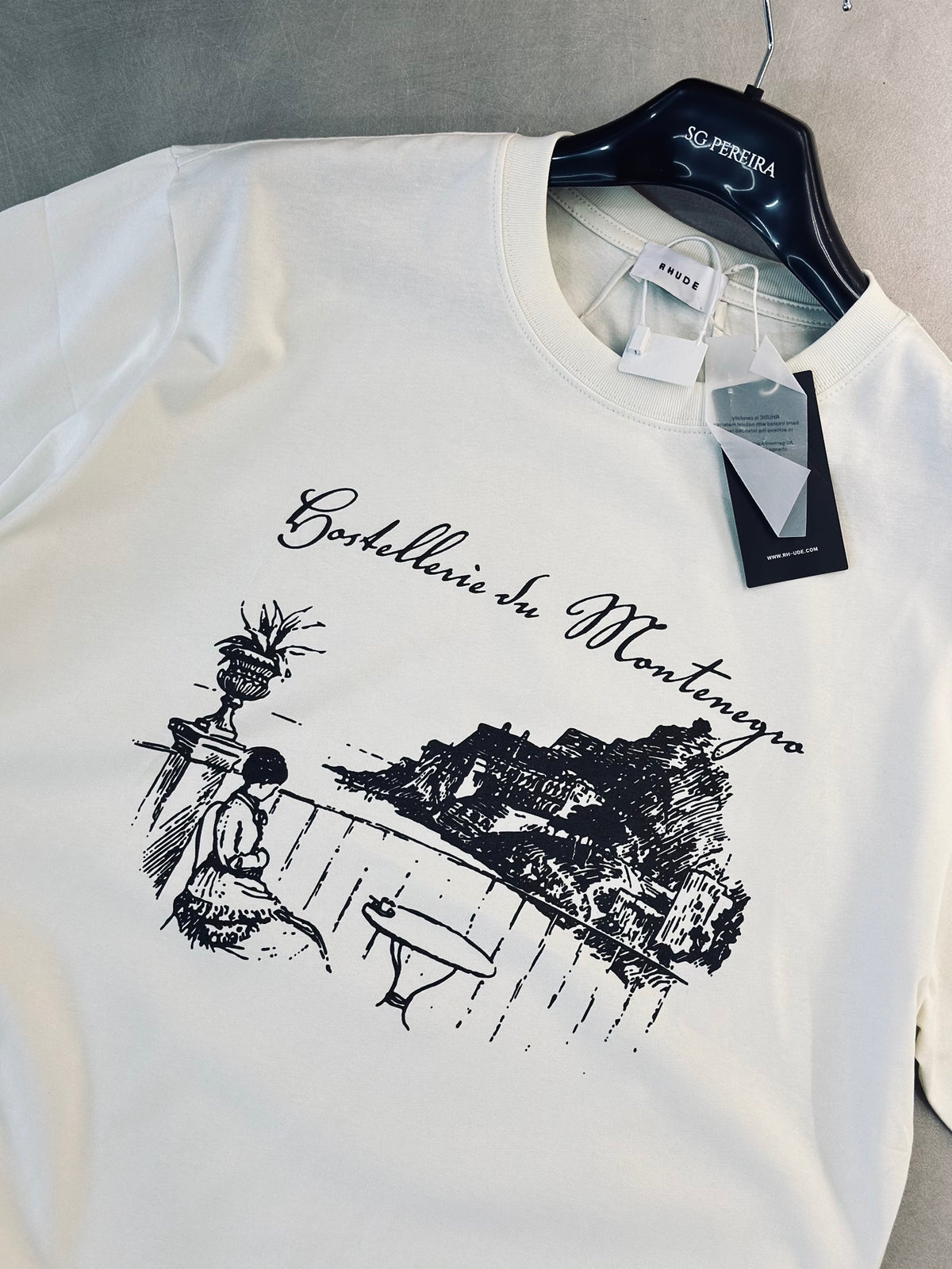 CAMISETA OVERSIZE RHU BLANCA MONTENEGRO