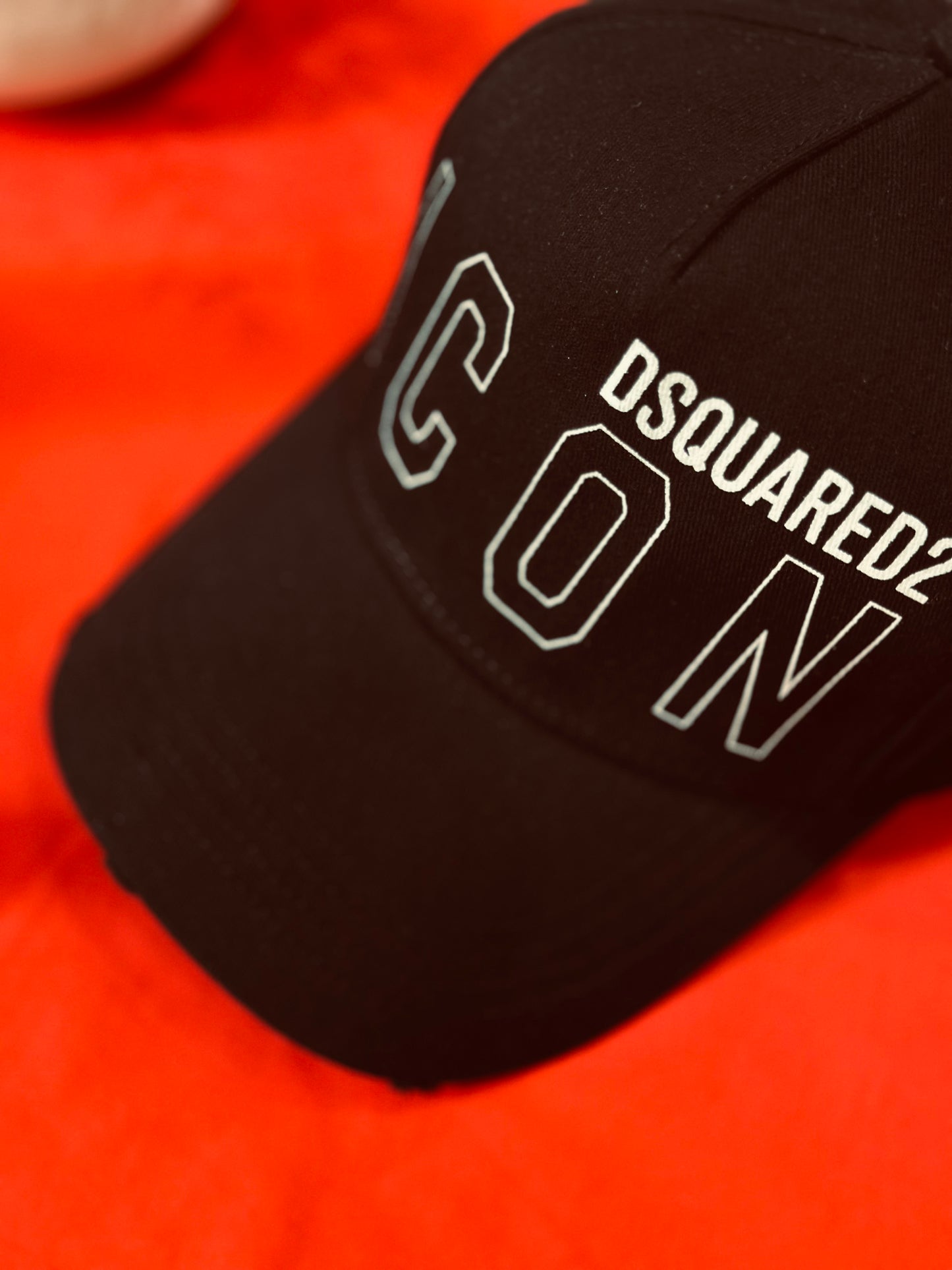GORRA PREMIUM DSQ NEGRA ICO DELINEADO