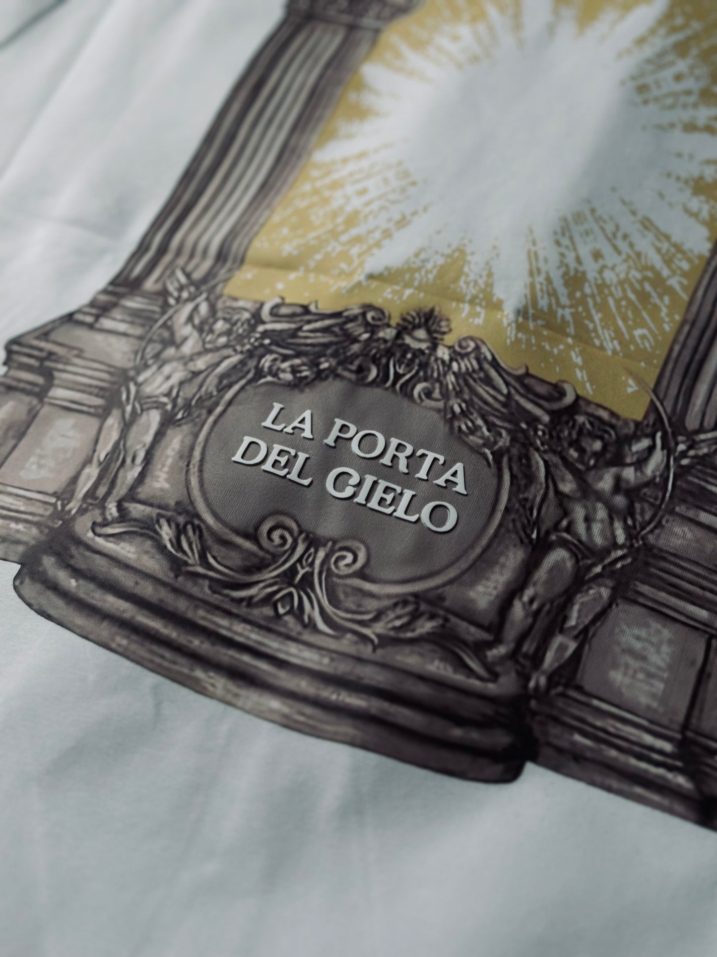 CAMISETA SLIM CLE BLANCA BORDE CAFÉ