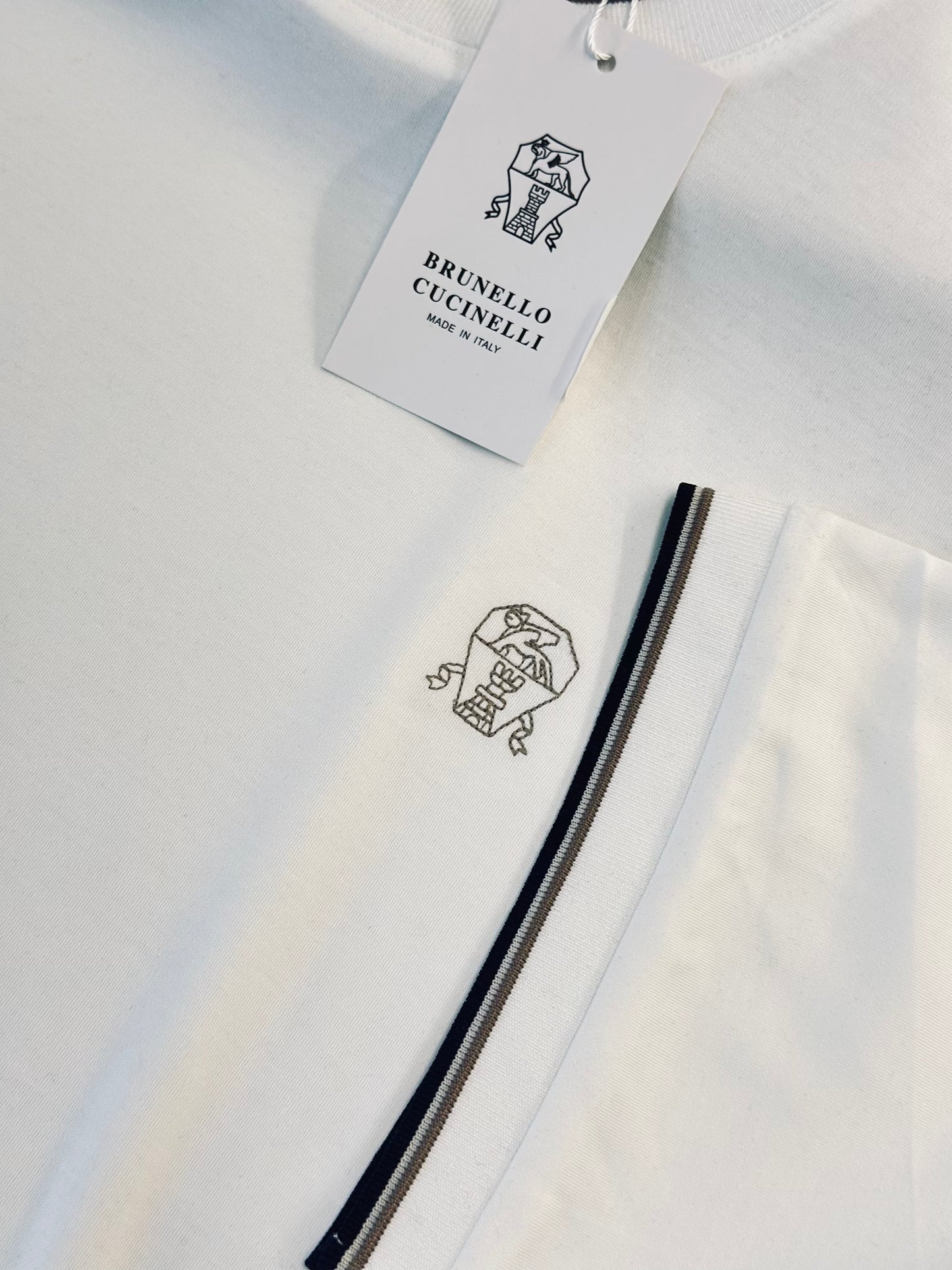 CAMISETA OVERSIZE BRU BLANCA LOGO TEJIDO
