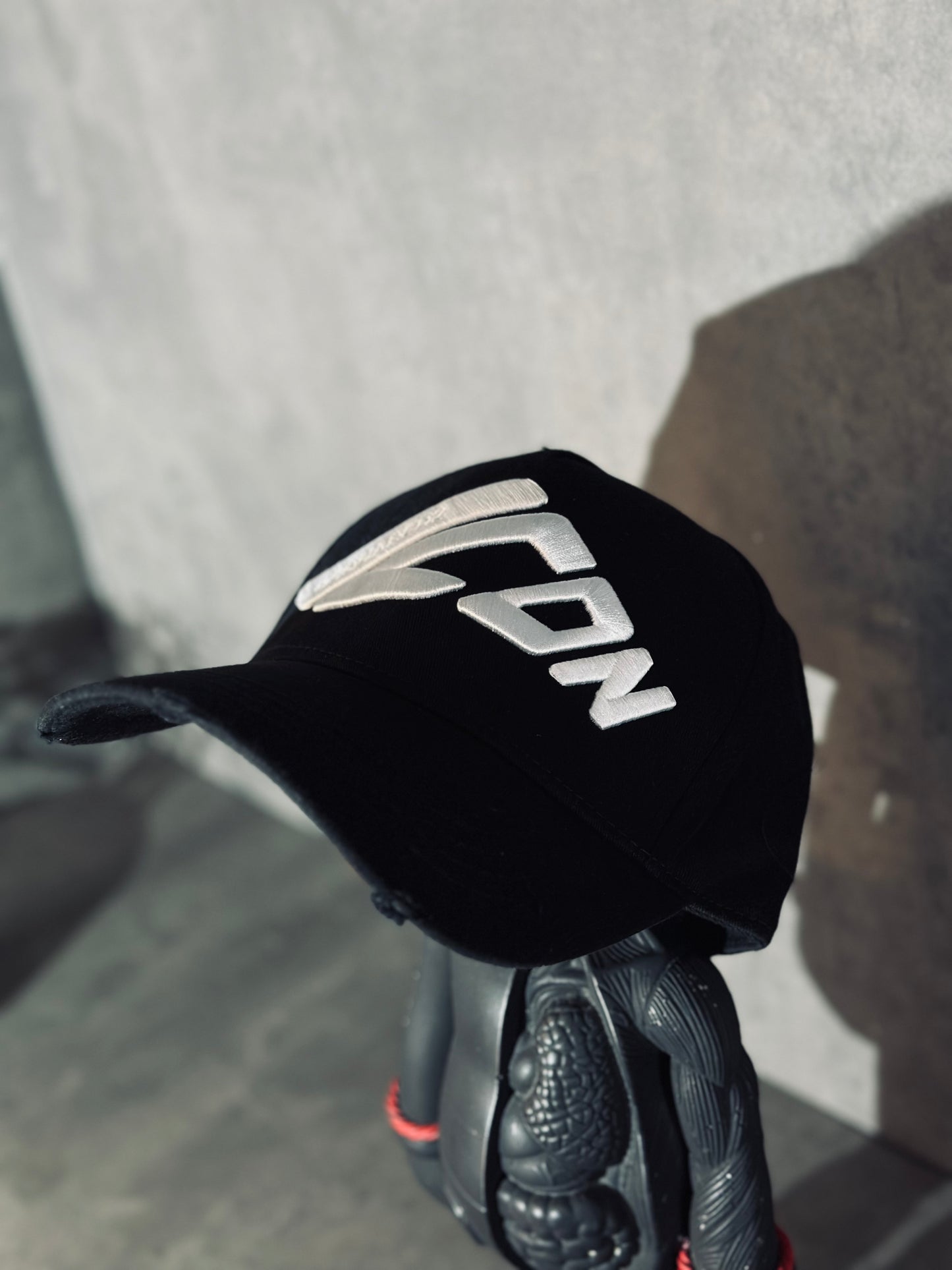 GORRA PREMIUM ICO NEGRA ICON BLANCO