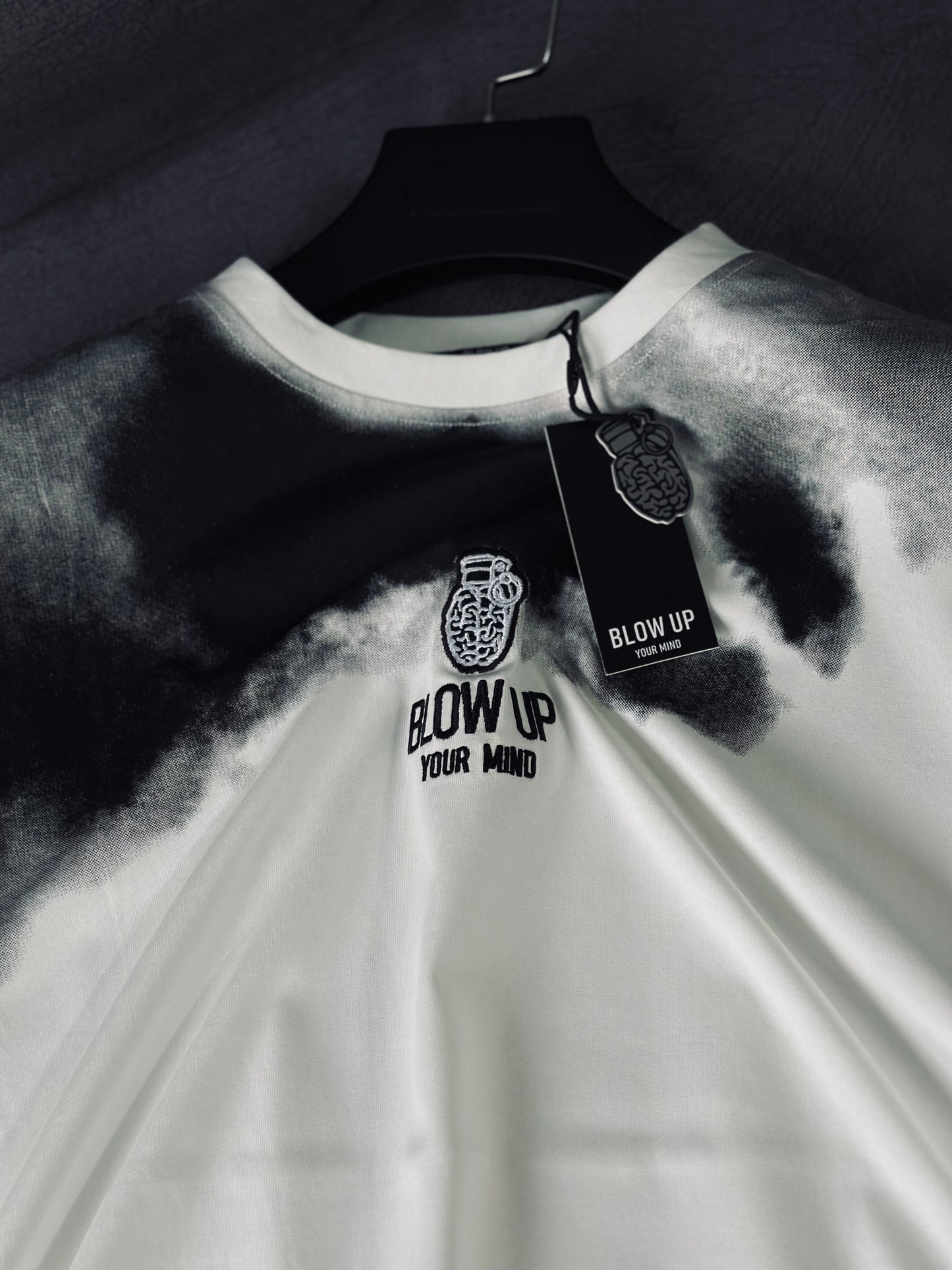 CAMISETA SLIM BLO BLANCA DEGRADADO NEGRO