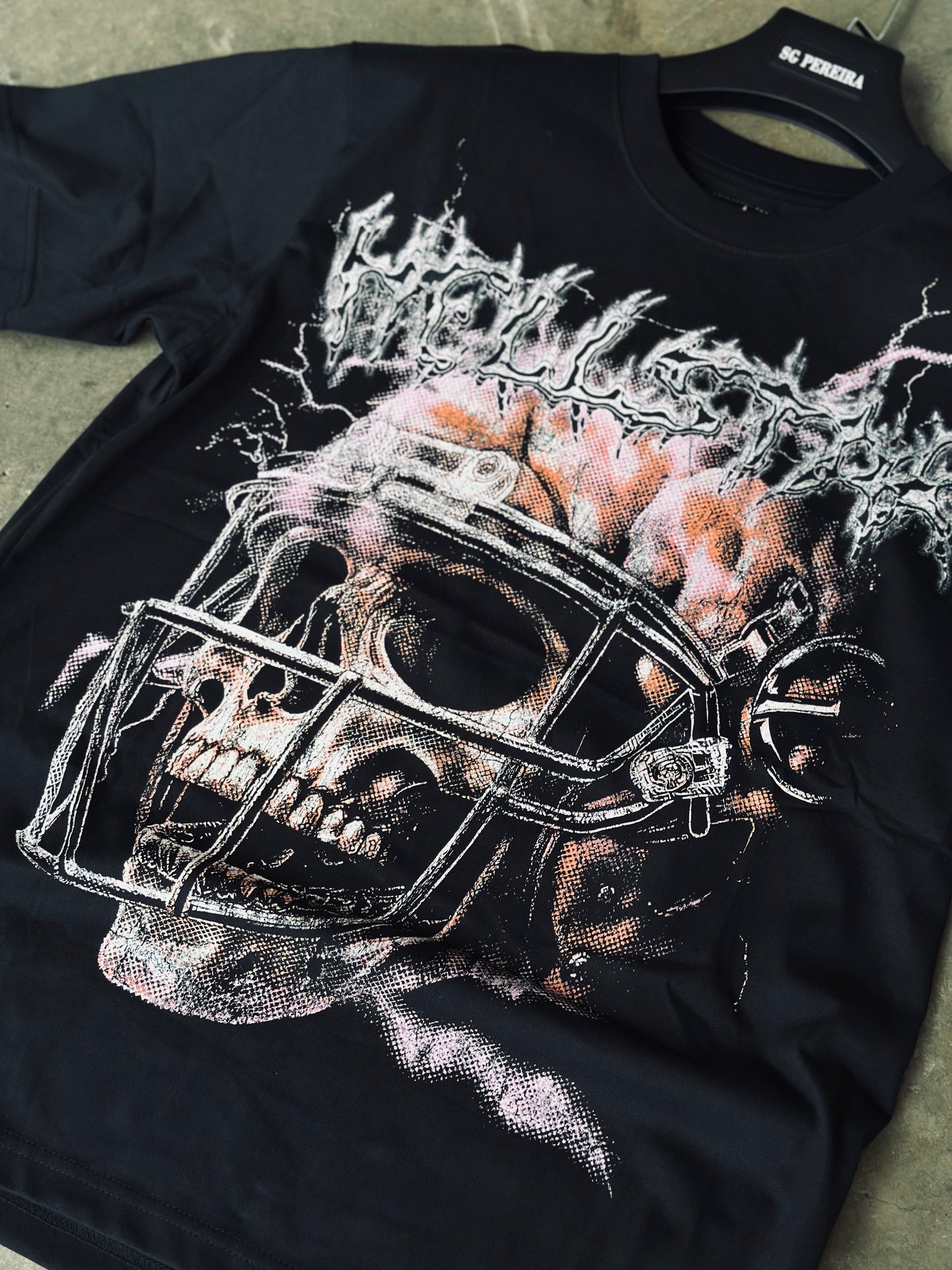CAMISETA OVERSIZE HEL NEGRA CALABERA CASCO