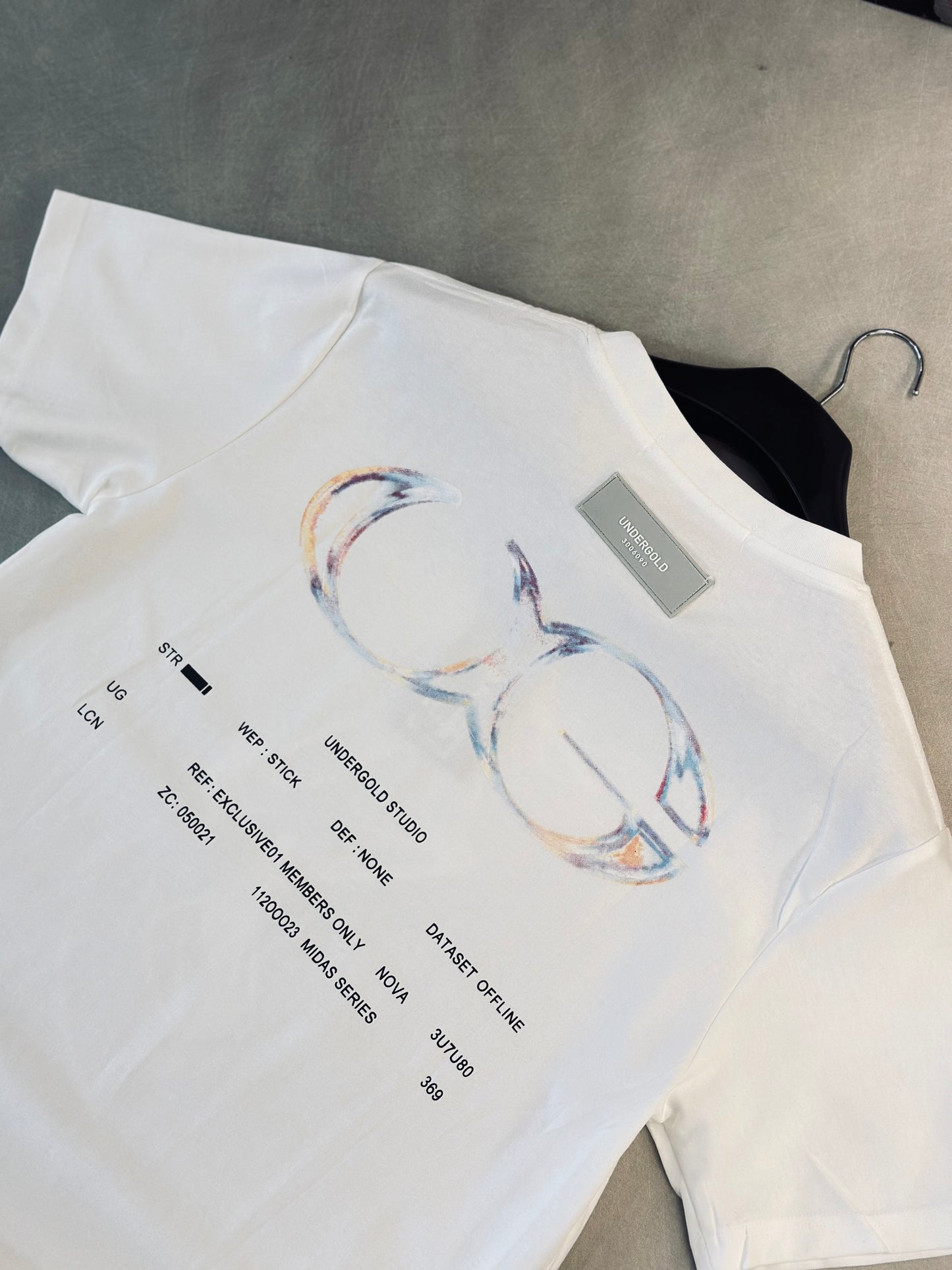 CAMISETA SLIM UND BLANCA ABSTRACTO