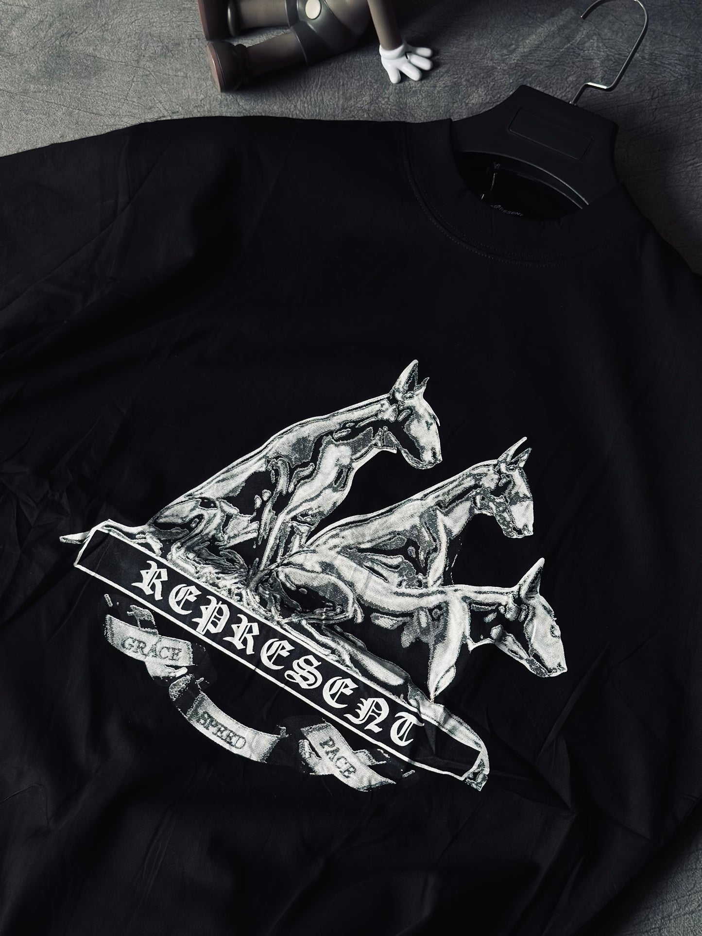 CAMISETA OVERSIZE REP NEGRA PERROS
