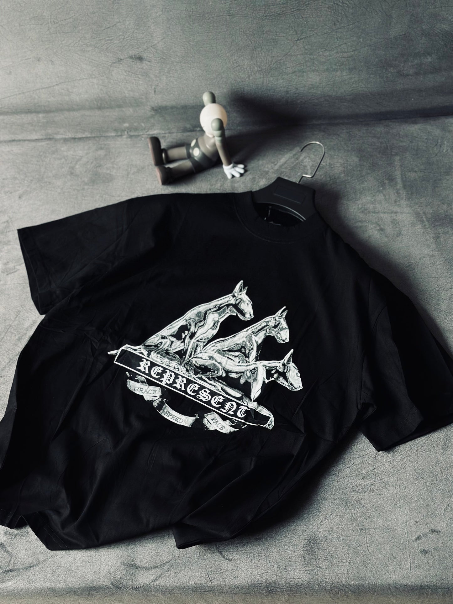 CAMISETA OVERSIZE REP NEGRA PERROS