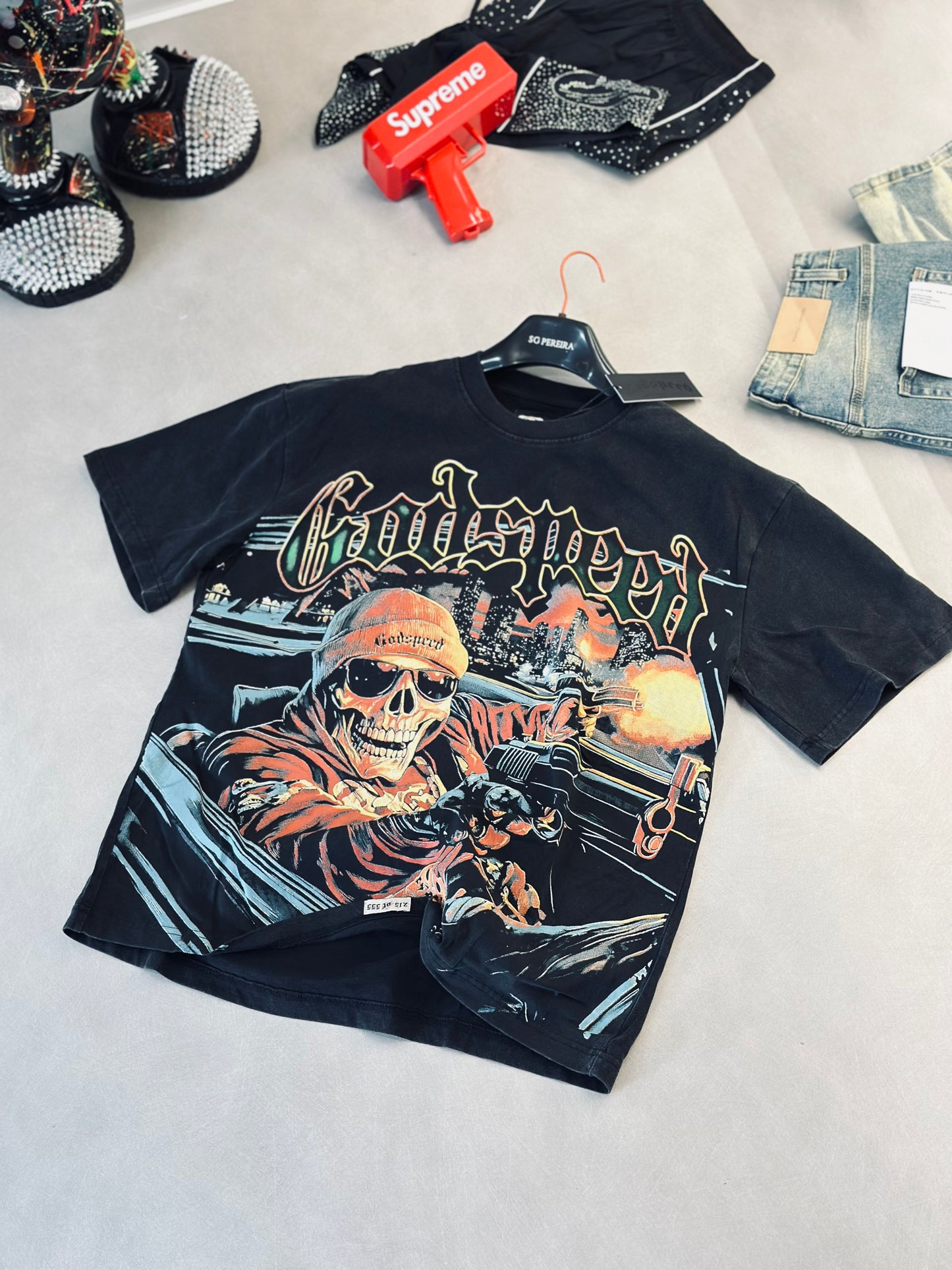 CAMISETA OVERSIZE GOS GRIS CALAVERA PISTOLA