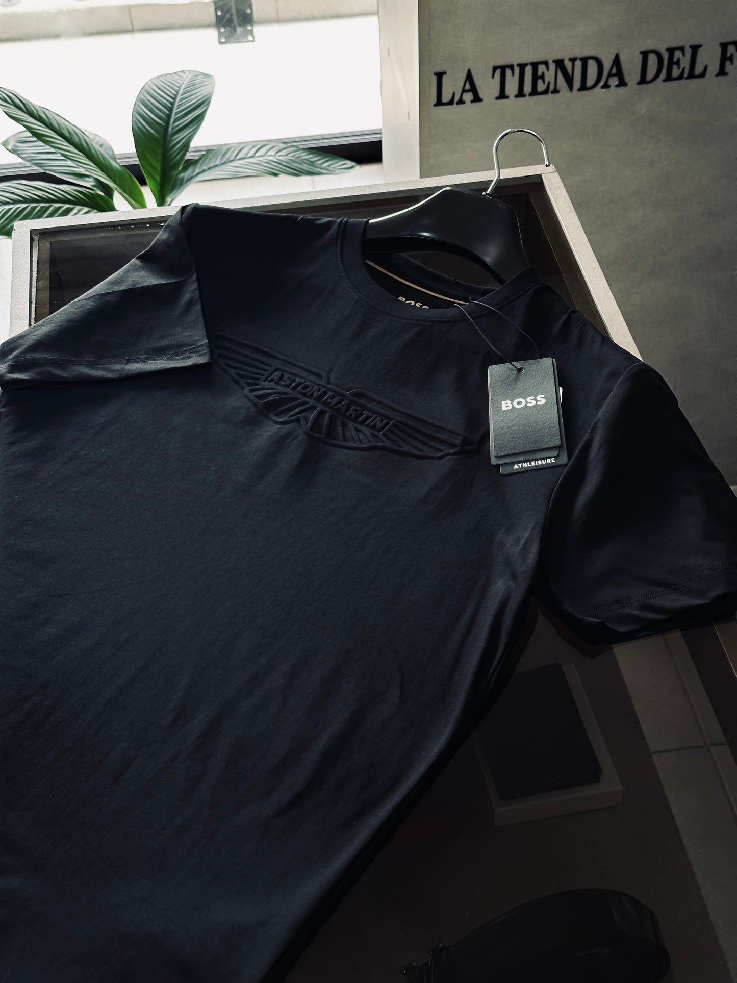 CAMISETA SLIM BOS NEGRA ASTON NEGRO